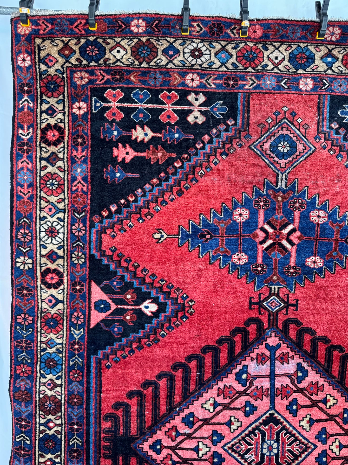 Handmade Persian Wiss Rug
340 x 210 cm | 11.2 x 6.9 ft
