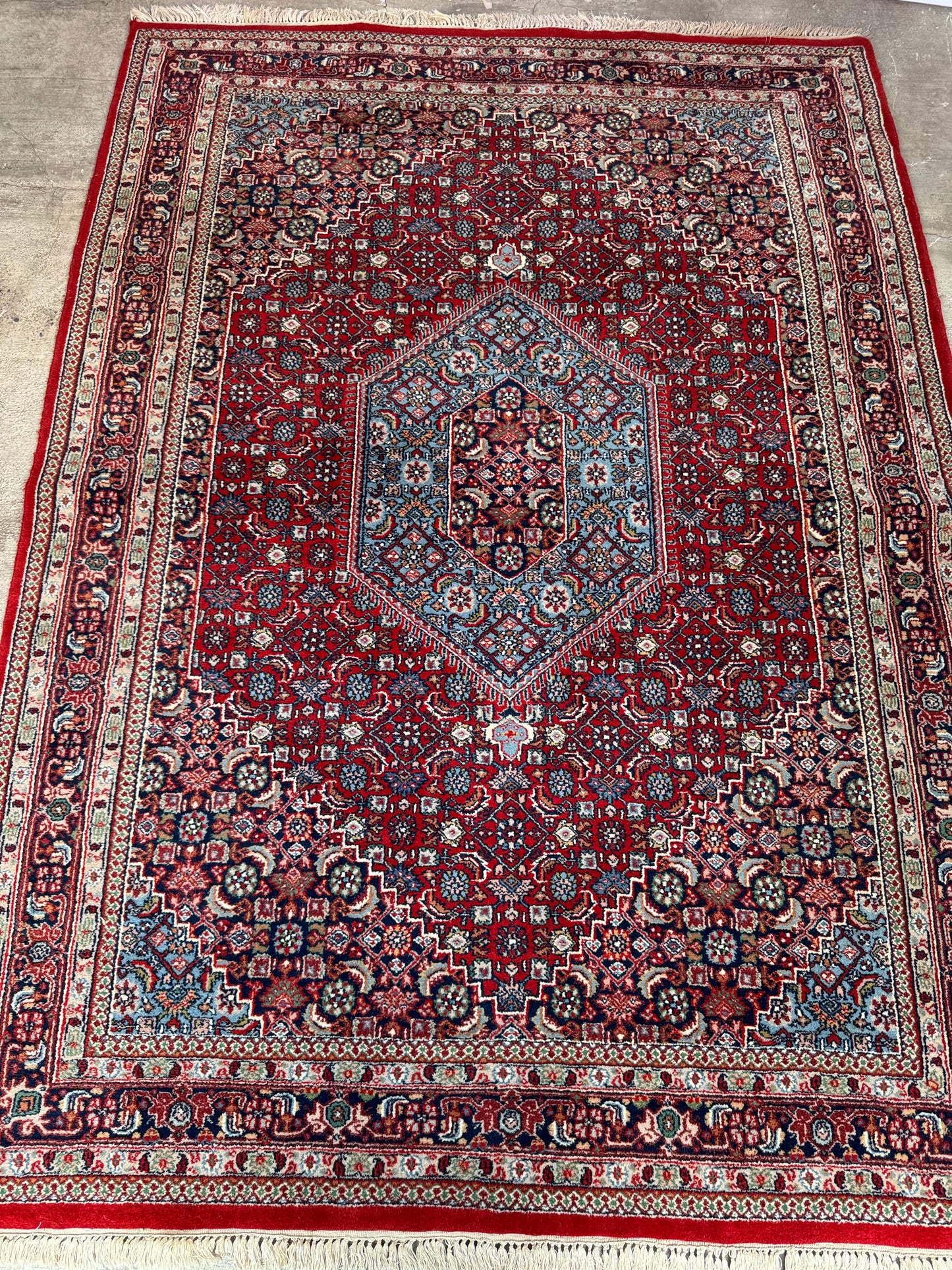 Handmade Indo Bidjar Rug
242 x 175 cm | 7.9 x 5.7 ft