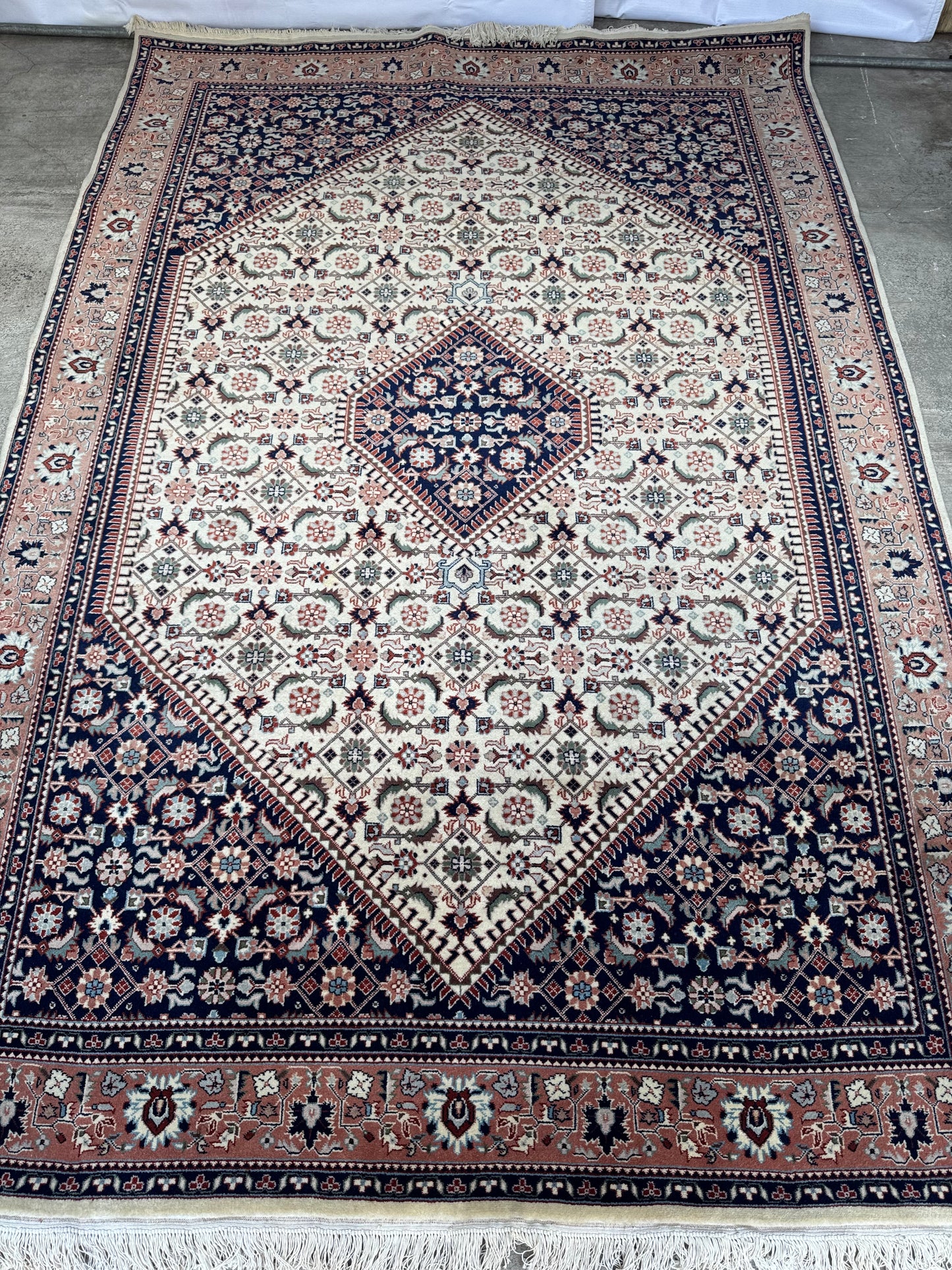 Handmade Persian Bidjar Rug 277 x 186 cm | 9.09 x 6.1 ft