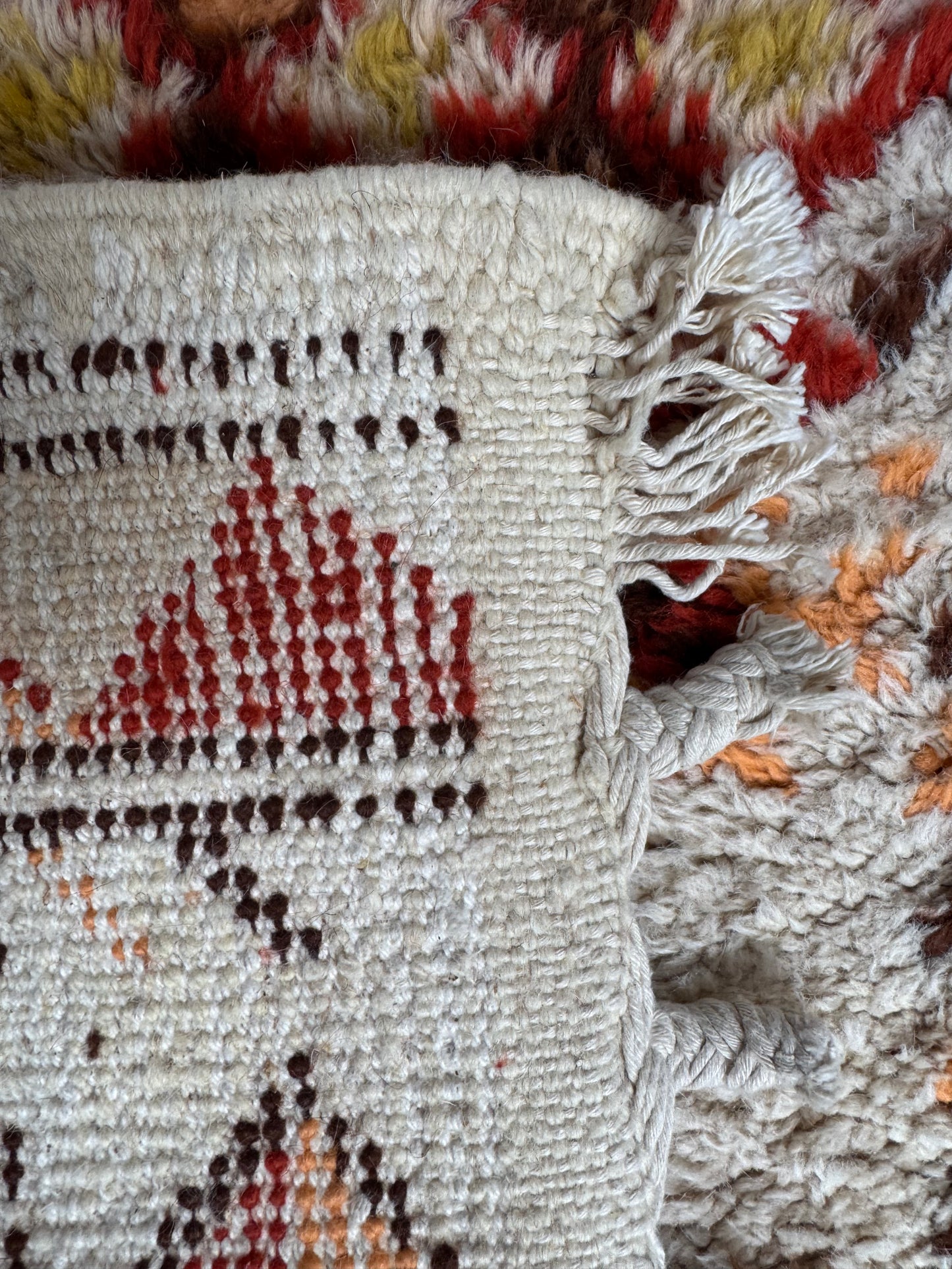 Handmade Morocan Berber Rug 143 x 70 cm | 4.69 x 2.3 ft