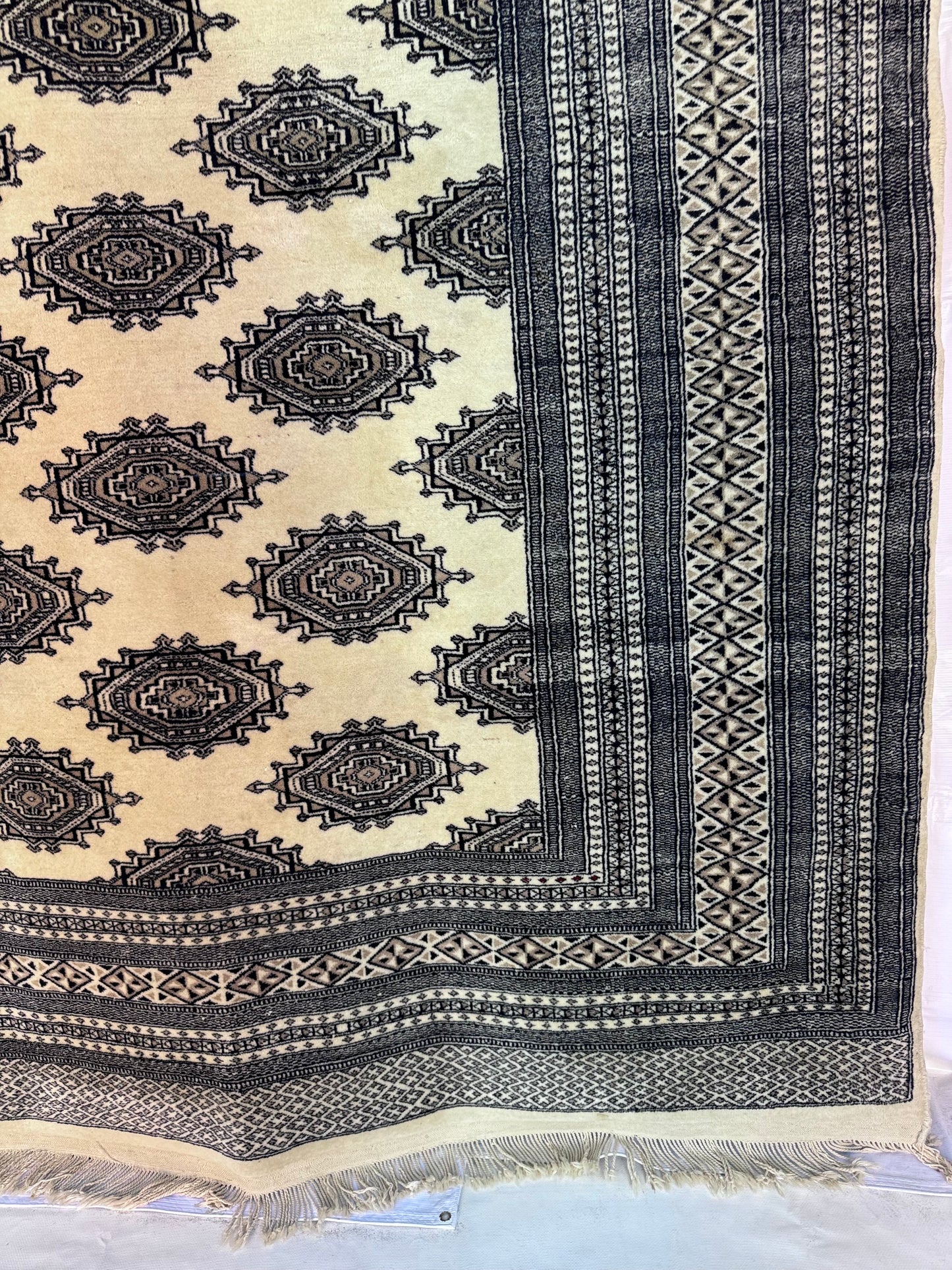 Handmade Bokhara 217 x 186 cm | 7.12 x 6.1 ft