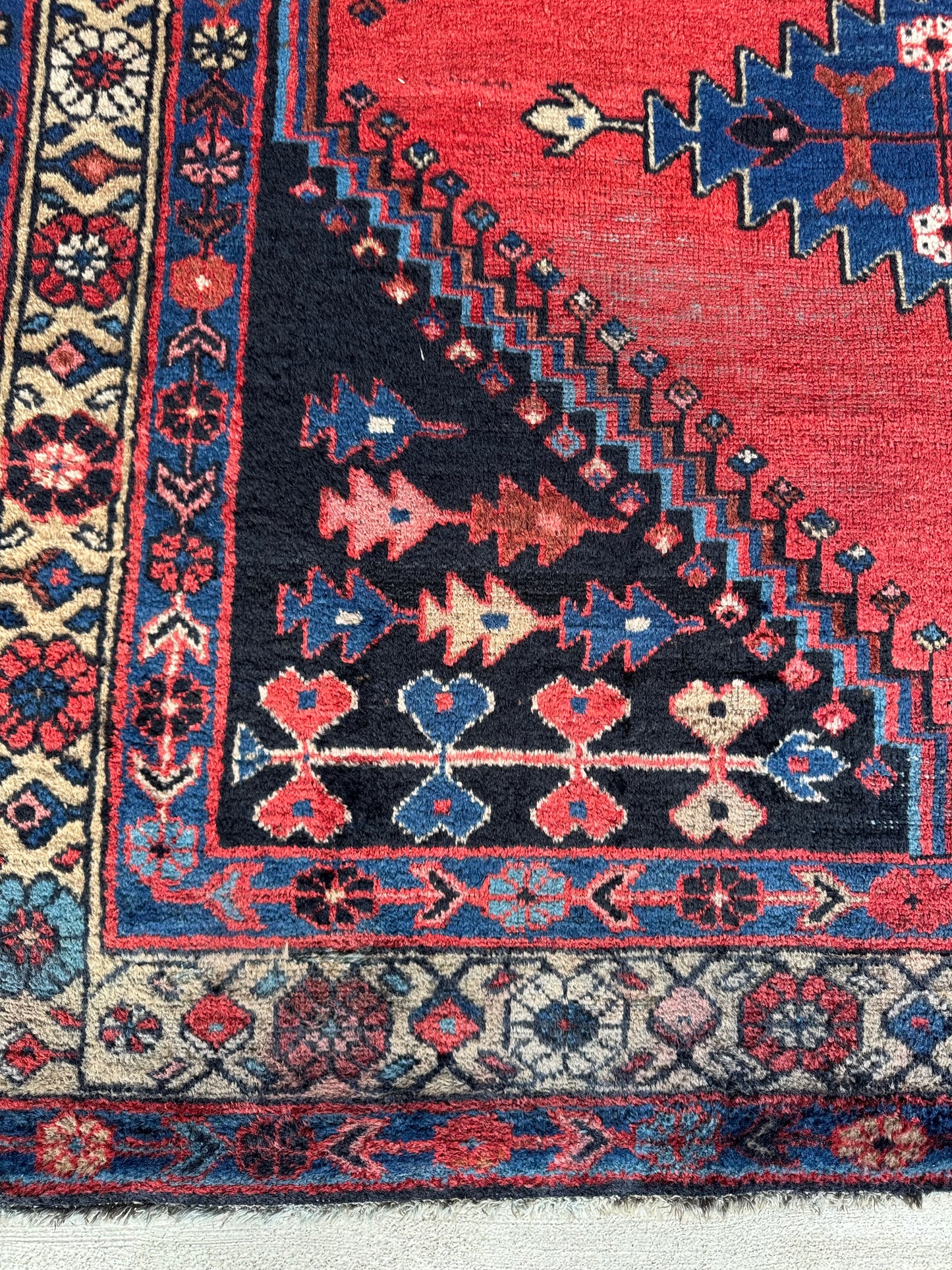 Handmade Persian Wiss Rug
340 x 210 cm | 11.2 x 6.9 ft