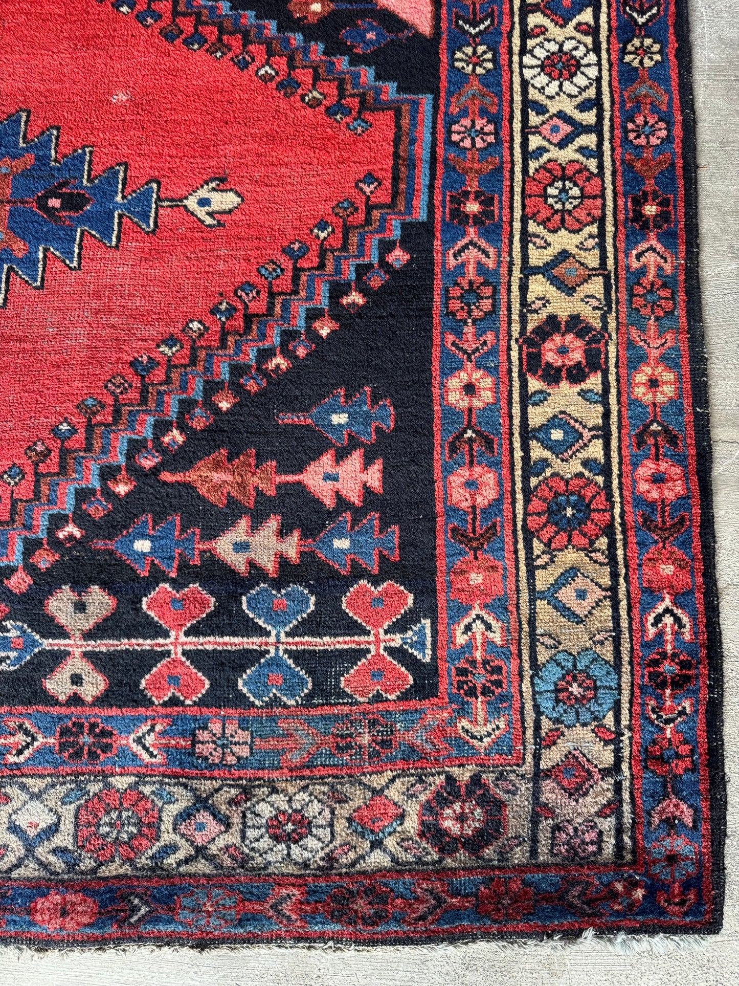 Handmade Persian Wiss Rug
340 x 210 cm | 11.2 x 6.9 ft