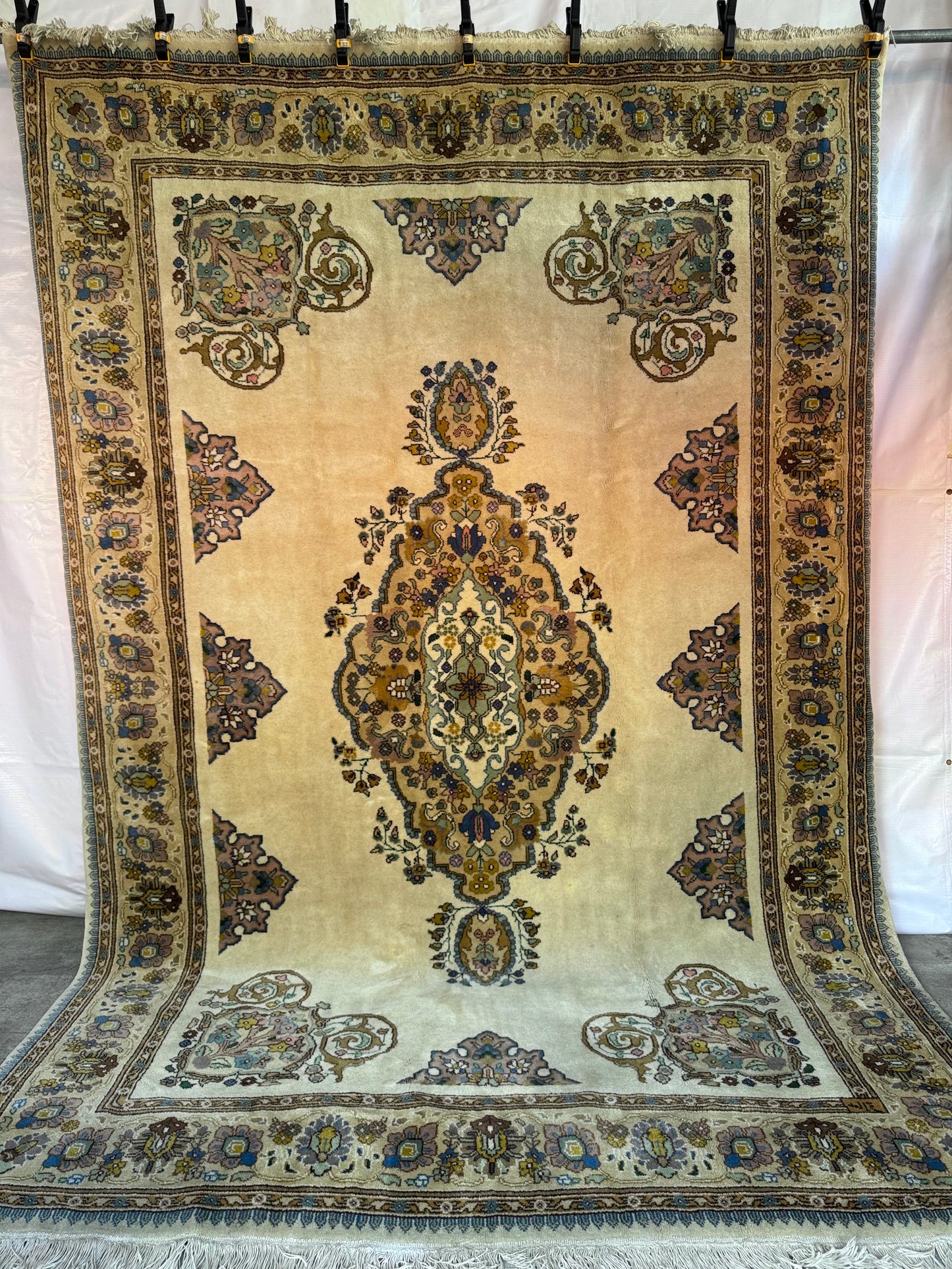 Handmade Persian Tabriz Rug 295 x 200 cm | 9.68 x 6.56 ft