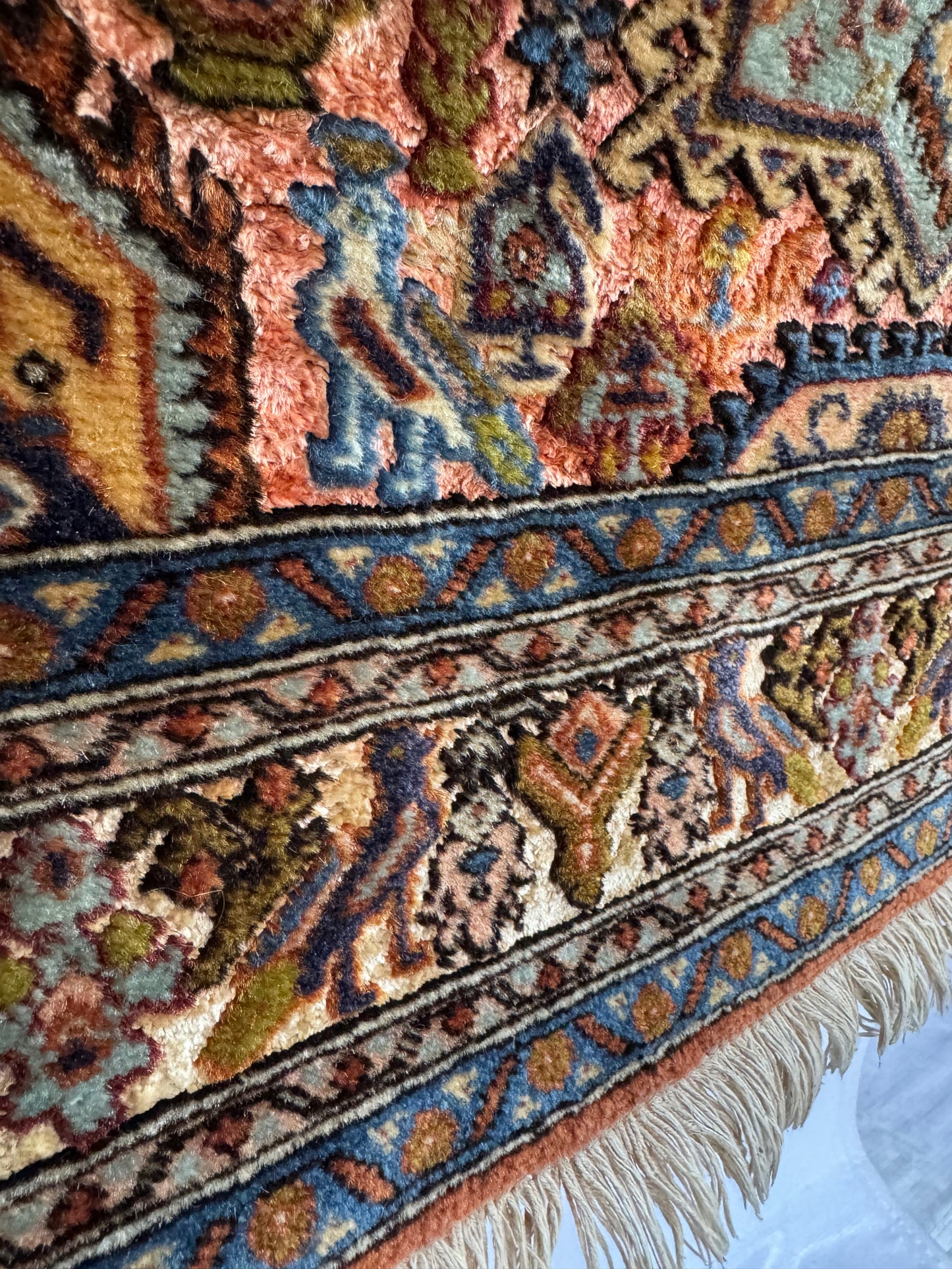 Handmade Persian Tabriz Rug 147 x 100 cm | 4.82 x 3.28 ft