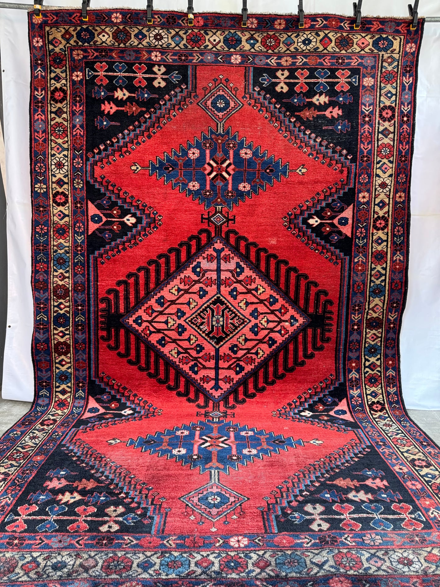 Handmade Persian Wiss Rug
340 x 210 cm | 11.2 x 6.9 ft