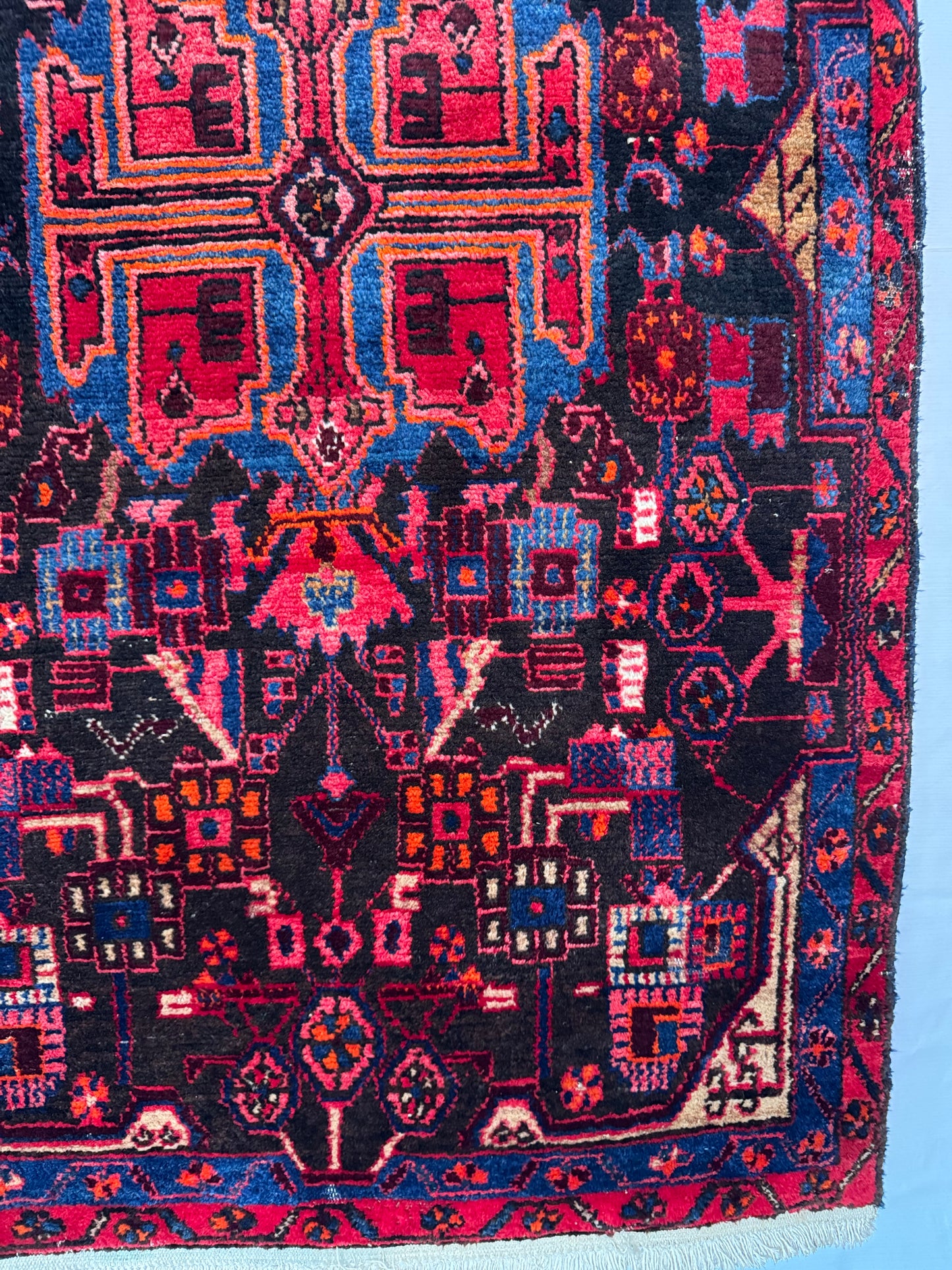 Handmade Persian Nahavand Rug 195 x 107 cm | 6.4 x 3.51 ft