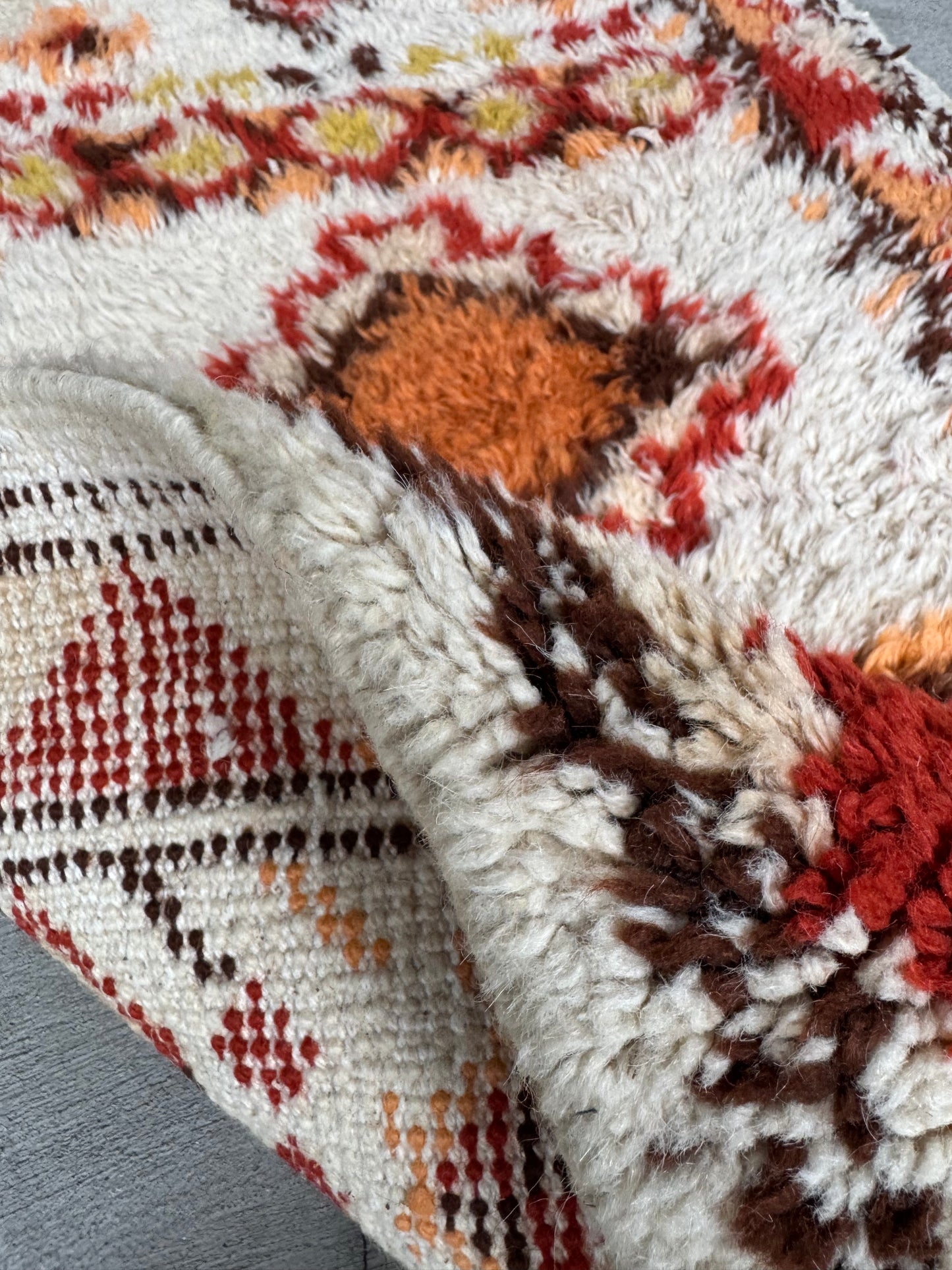 Handmade Morocan Berber Rug 143 x 70 cm | 4.69 x 2.3 ft