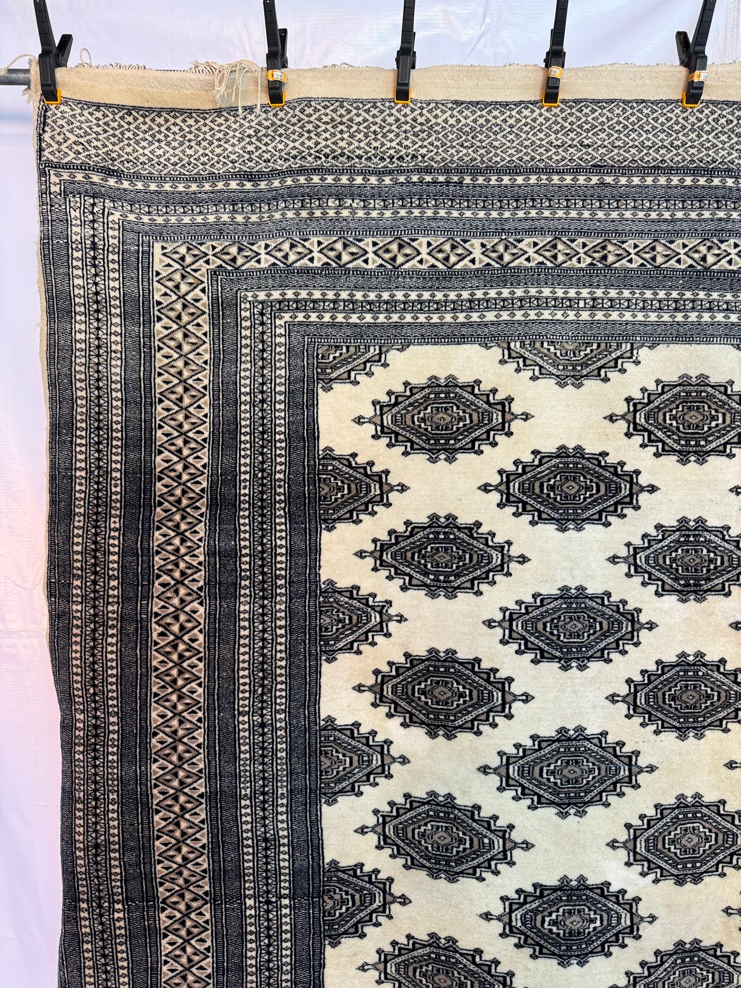 Handmade Bokhara 217 x 186 cm | 7.12 x 6.1 ft