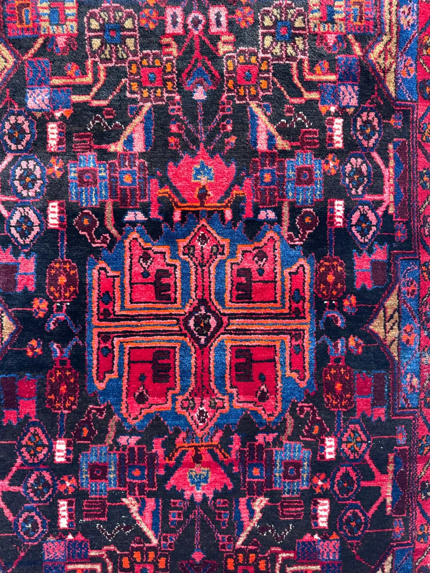 Handmade Persian Nahavand Rug 195 x 107 cm | 6.4 x 3.51 ft