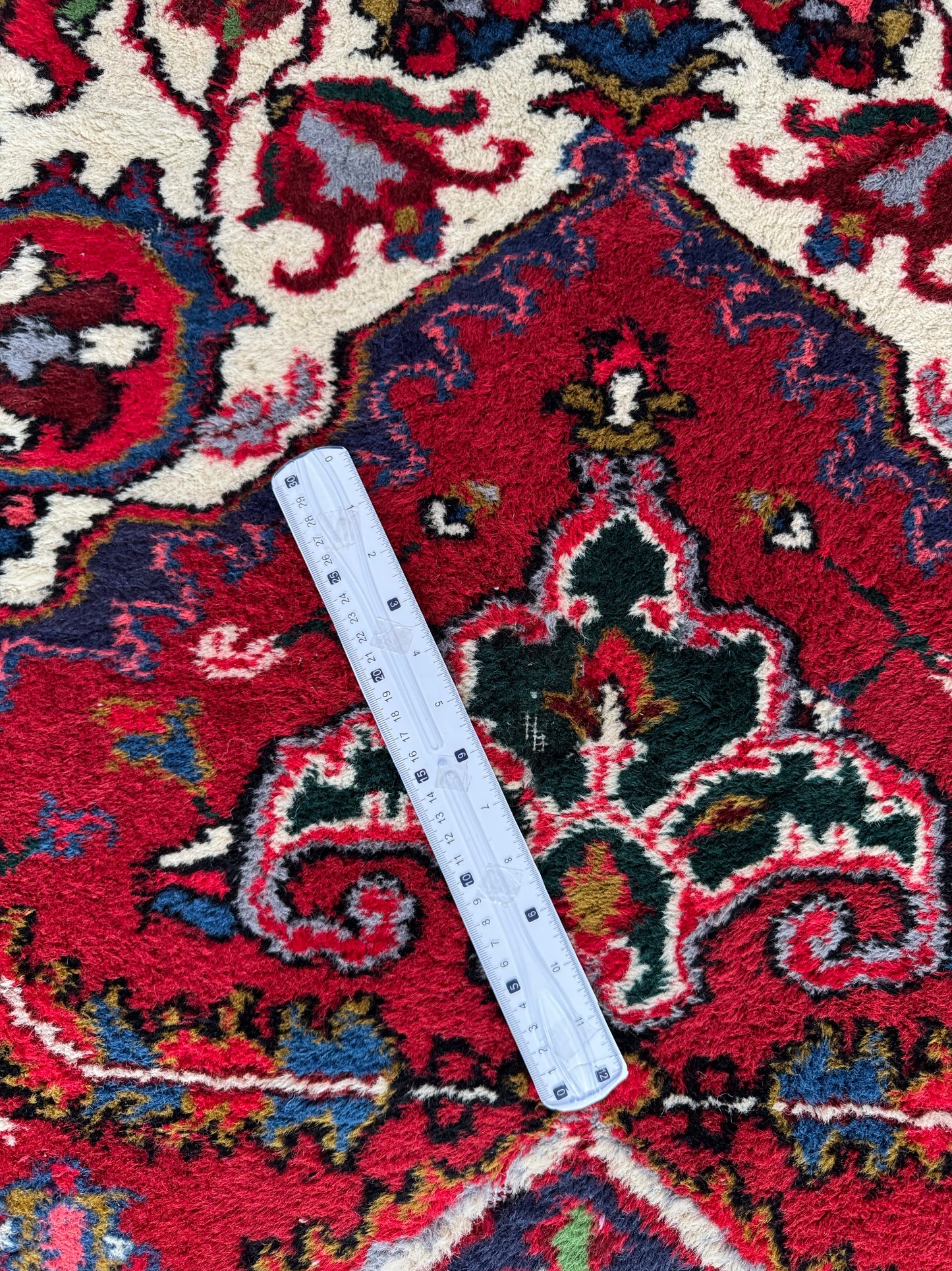 Handmade Persian Bakhtiar 300 x 190 cm | 9.84 x 6.23 ft