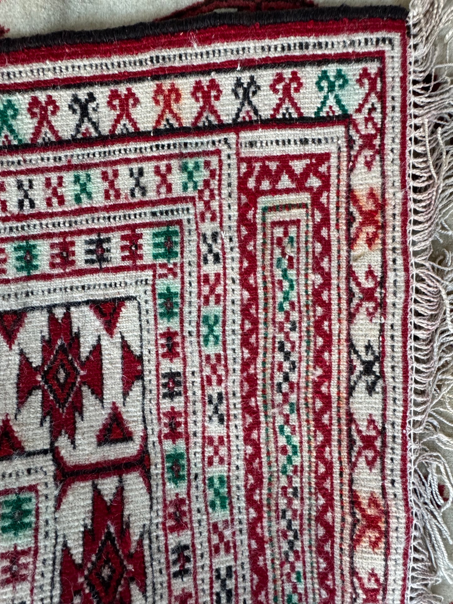 Handmade Tekke Turkmen Rug
180 x 137 cm | 6 x 4.5 ft