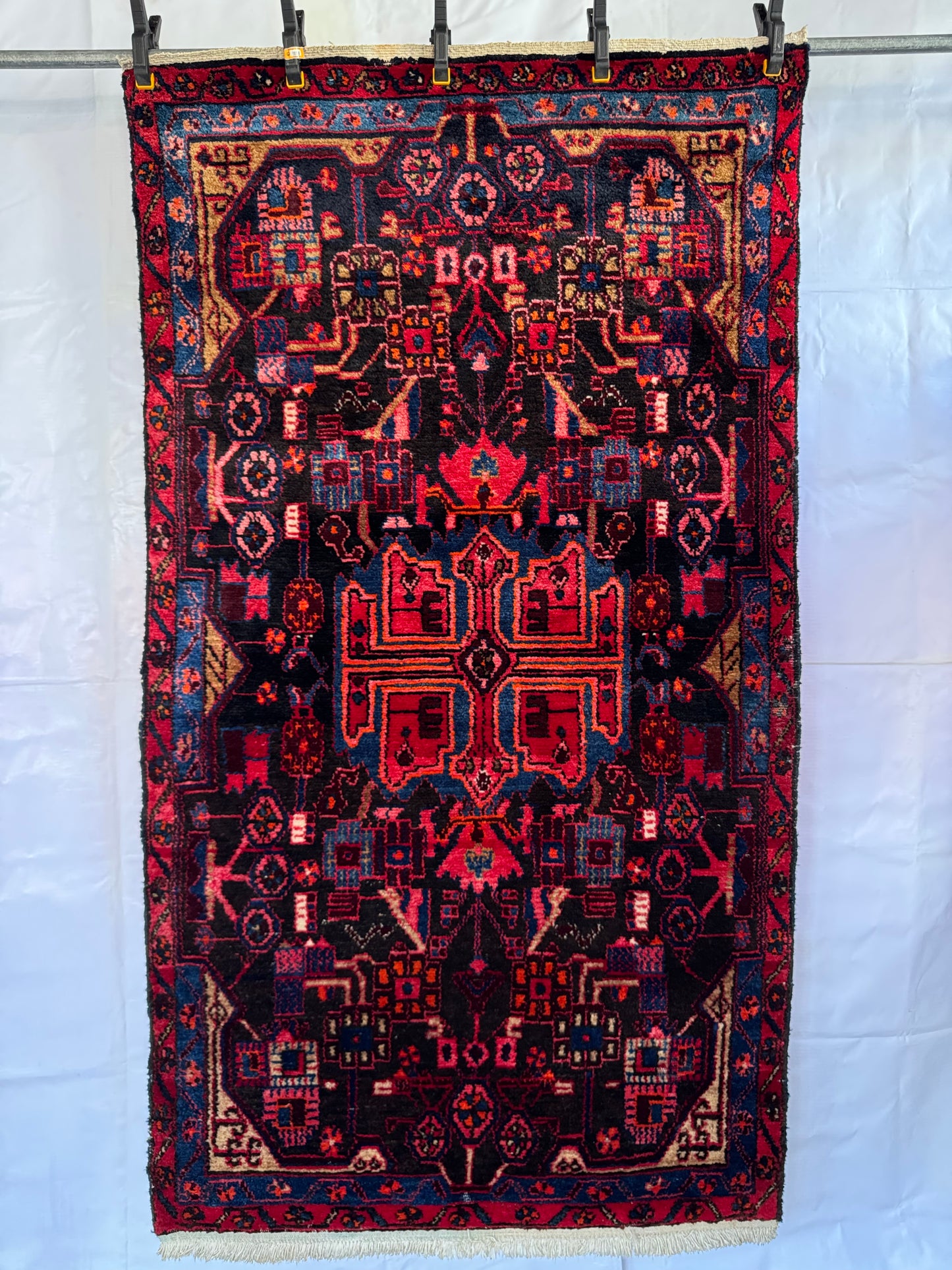 Handmade Persian Nahavand Rug 195 x 107 cm | 6.4 x 3.51 ft