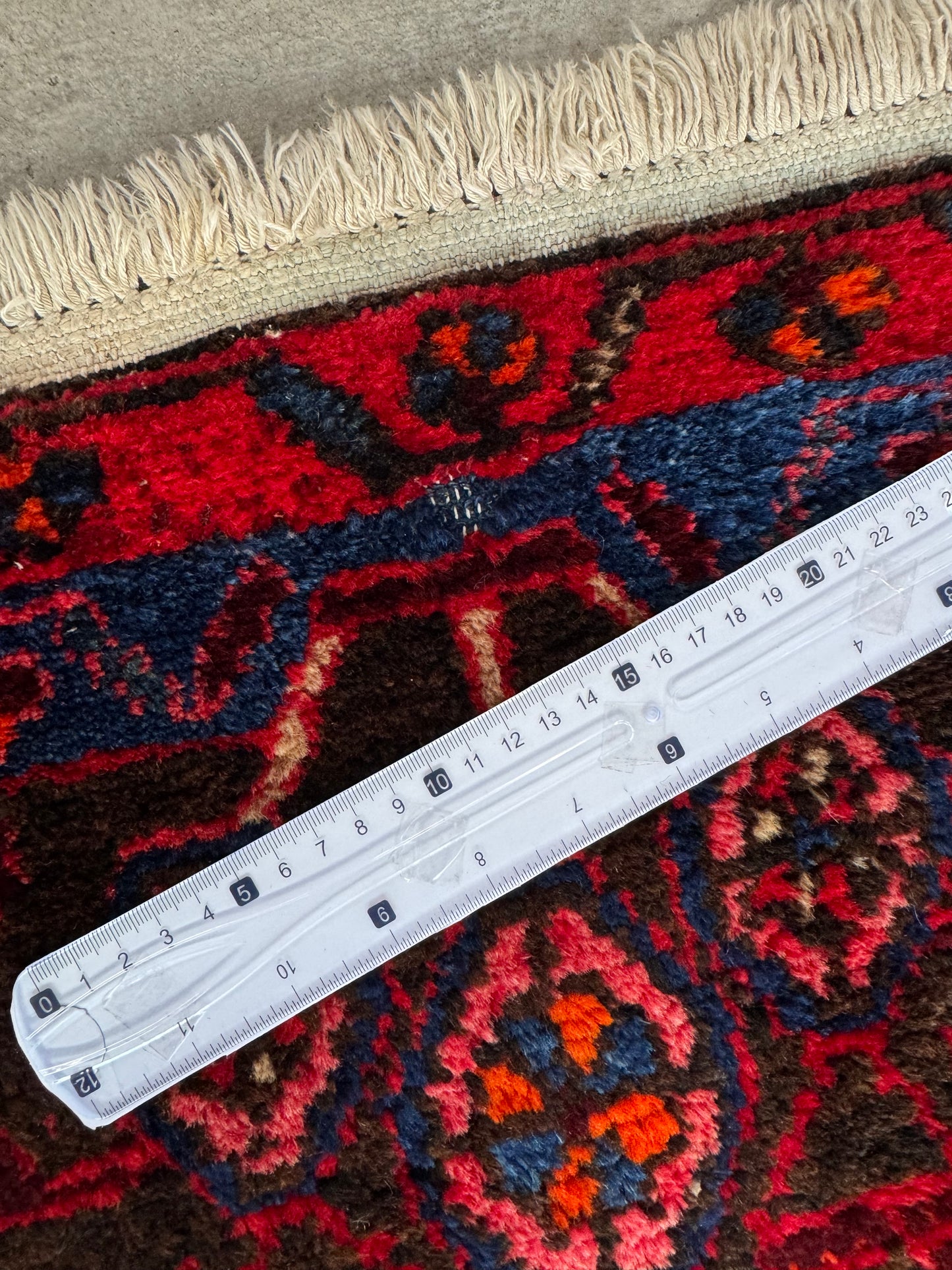 Handmade Persian Nahavand Rug 195 x 107 cm | 6.4 x 3.51 ft