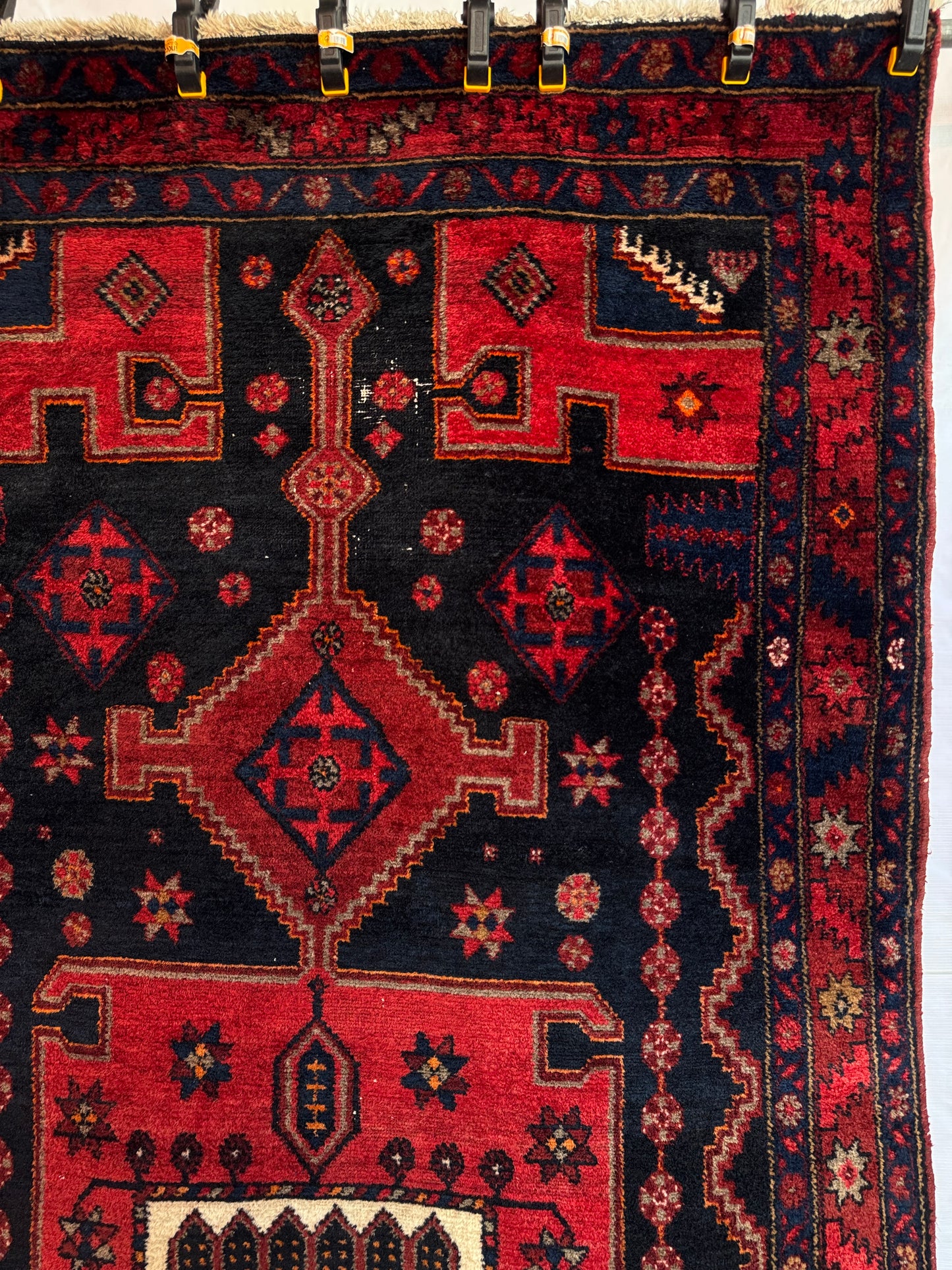 Handmade Persian Zanjan Rug
290 x 125 cm | 9.5 x 4.1 ft
