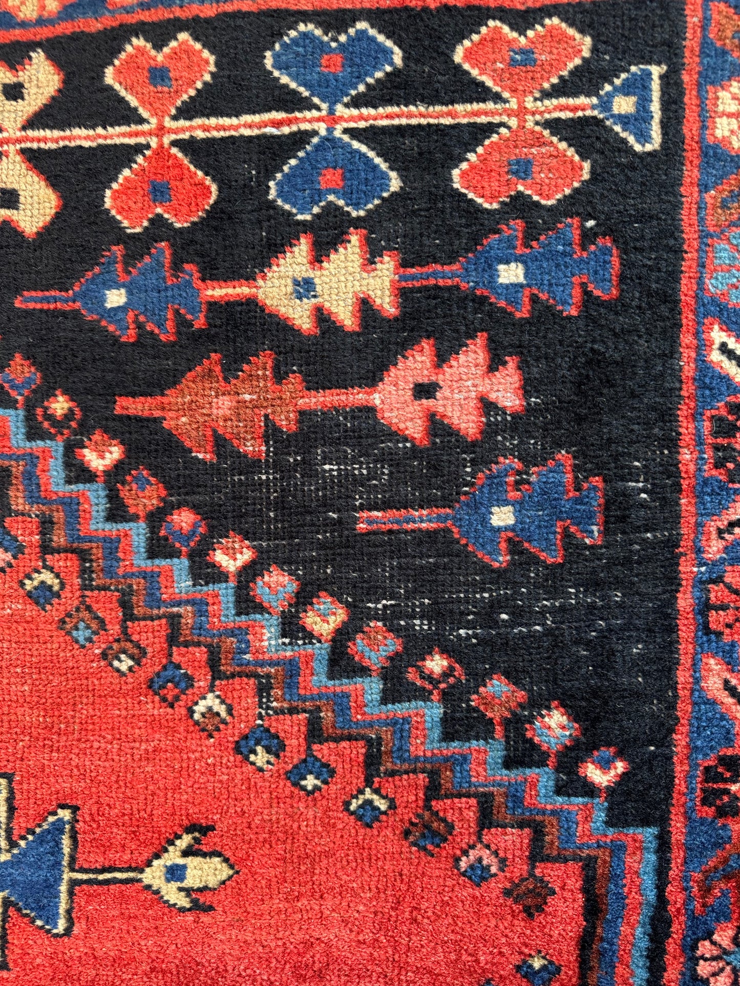 Handmade Persian Wiss Rug
340 x 210 cm | 11.2 x 6.9 ft