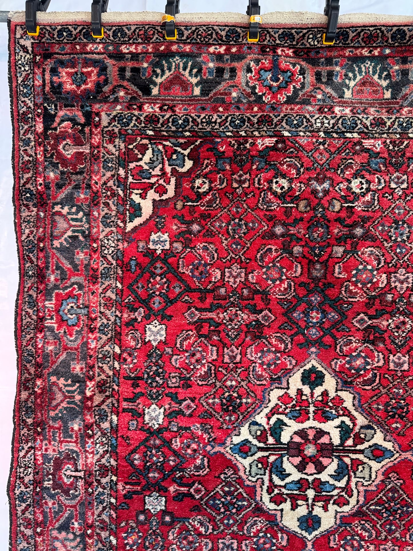 Handmade Persian Hosseinabad 220 x 150 cm | 7.22 x 4.92