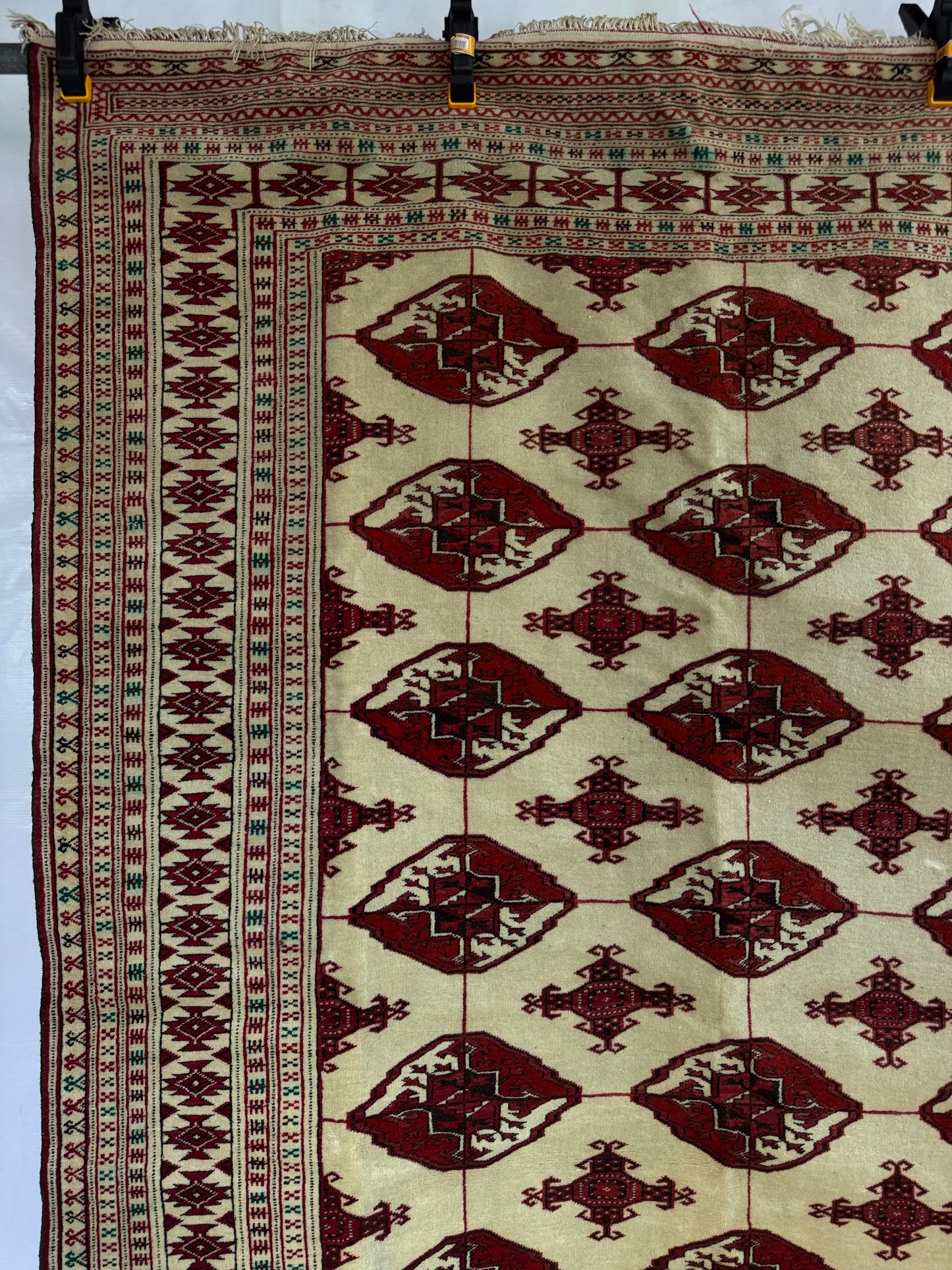 Handmade Tekke Turkmen Rug
180 x 137 cm | 6 x 4.5 ft