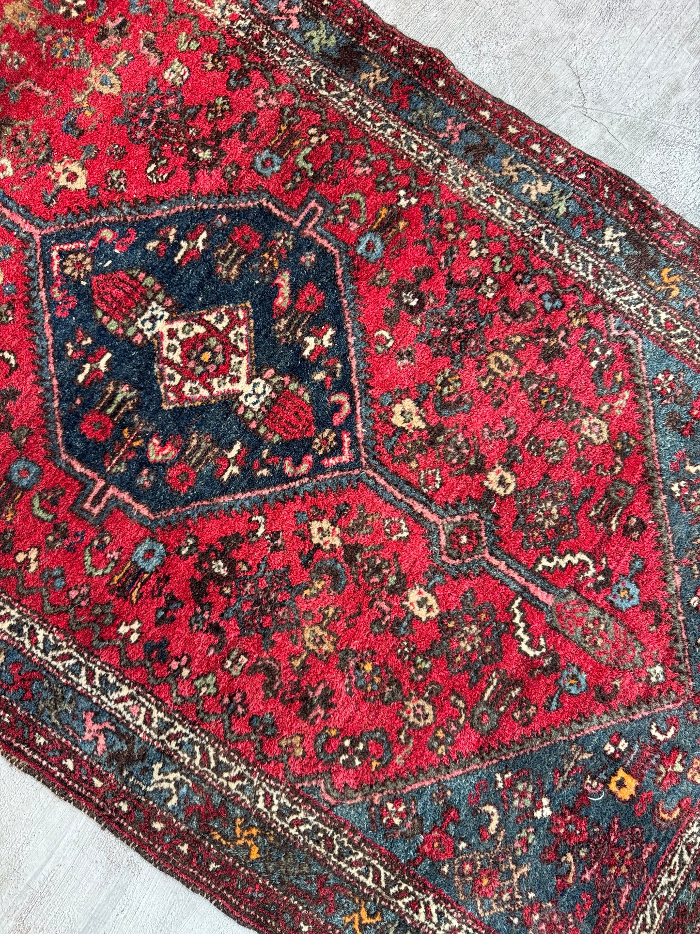 Handmade Persian Zanjan Rug
195 x 110 cm | 6.4 x 3.6 ft