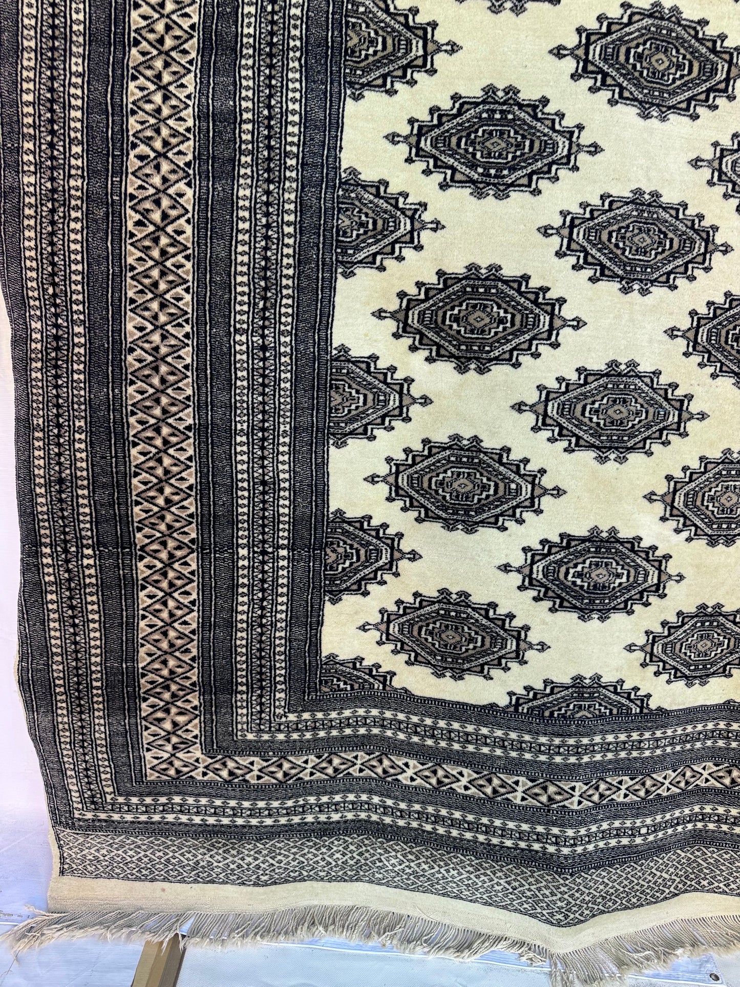 Handmade Bokhara 217 x 186 cm | 7.12 x 6.1 ft