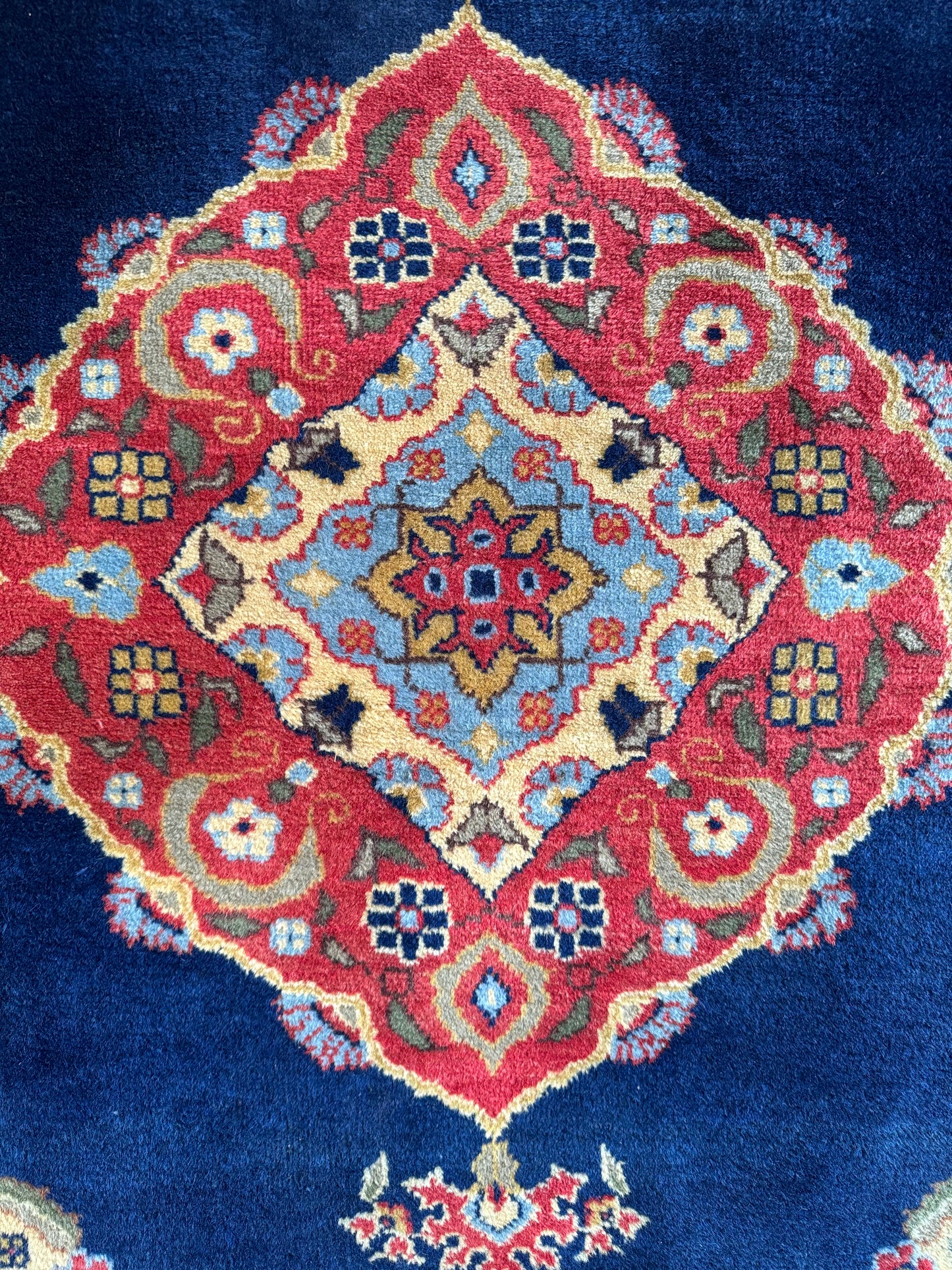Handmade Romainian Rug 157 x 102 cm | 5.15 x 3.35 ft