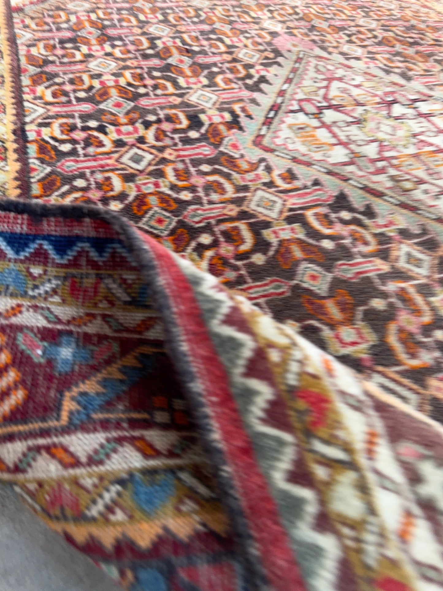 Handmade Persian Bidjar Rug
220 x 135 cm | 7.2 x 4.4 ft