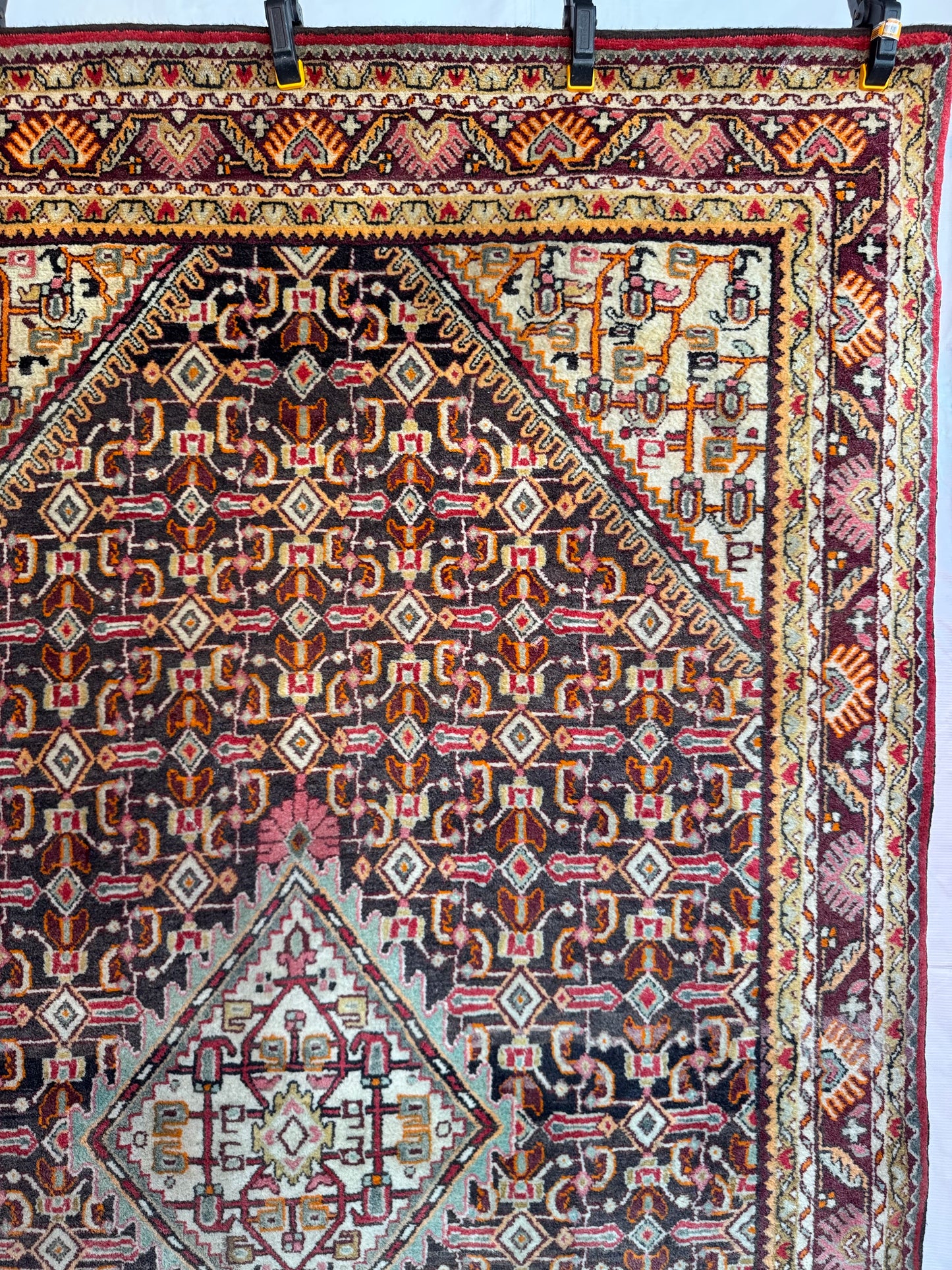 Handmade Persian Bidjar Rug
220 x 135 cm | 7.2 x 4.4 ft