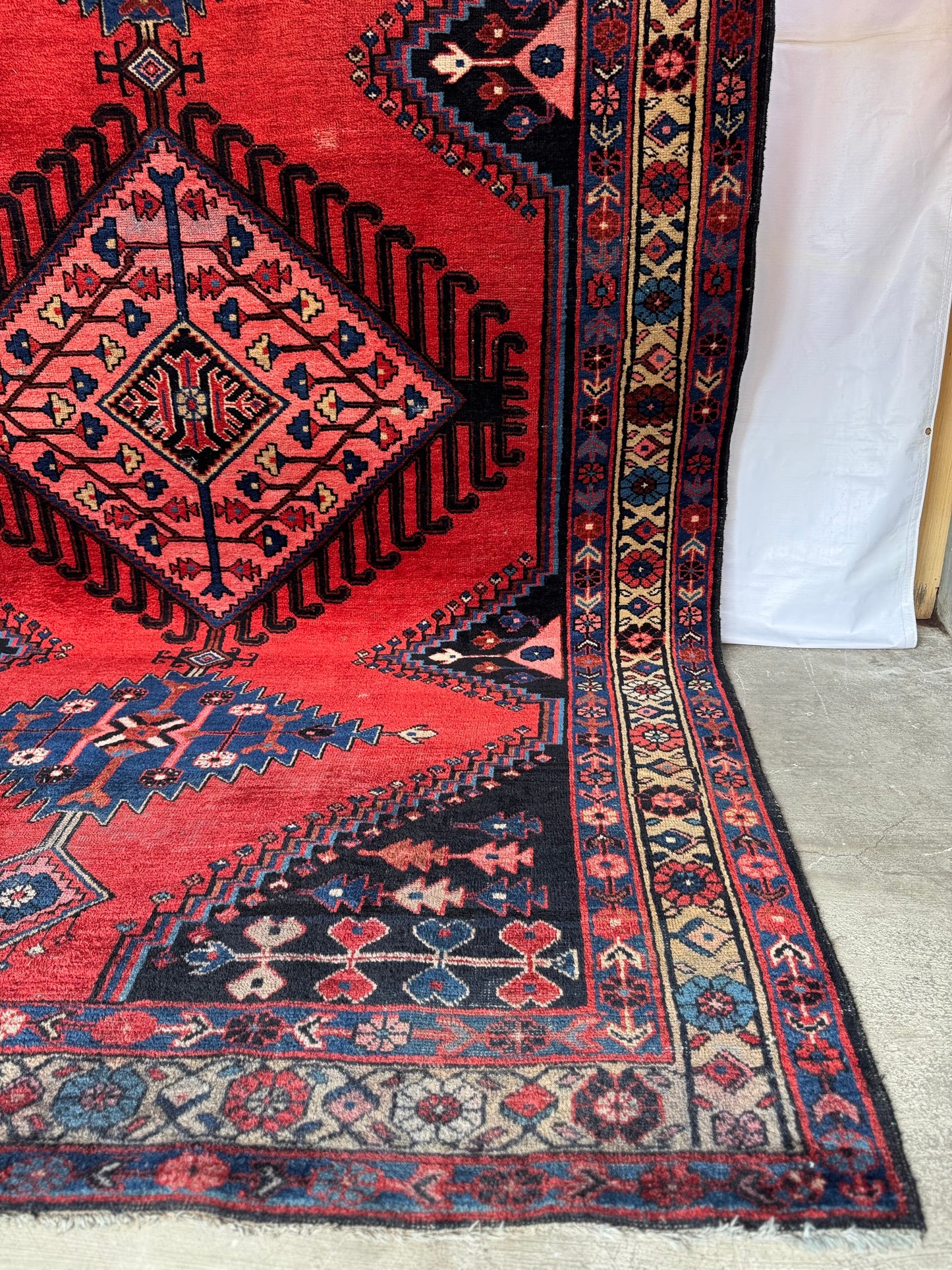 Handmade Persian Wiss Rug
340 x 210 cm | 11.2 x 6.9 ft