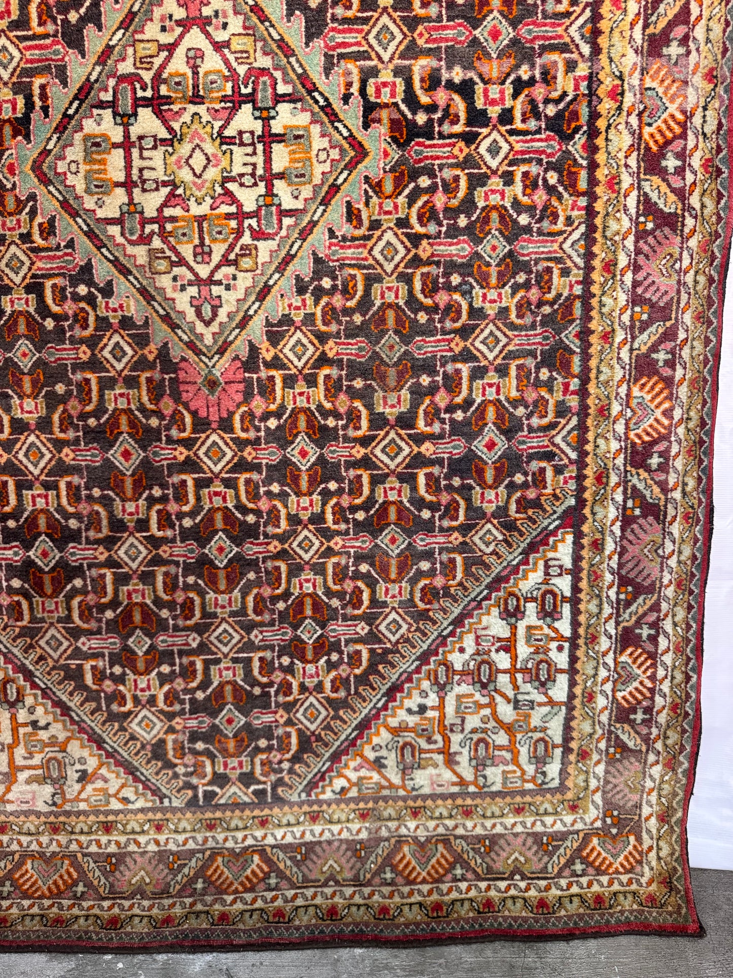 Handmade Persian Bidjar Rug
220 x 135 cm | 7.2 x 4.4 ft
