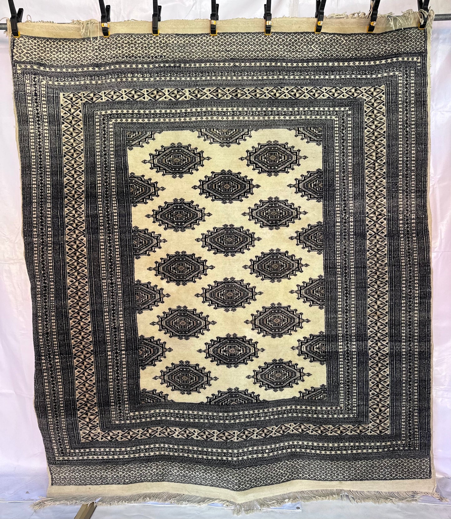 Handmade Bokhara 217 x 186 cm | 7.12 x 6.1 ft
