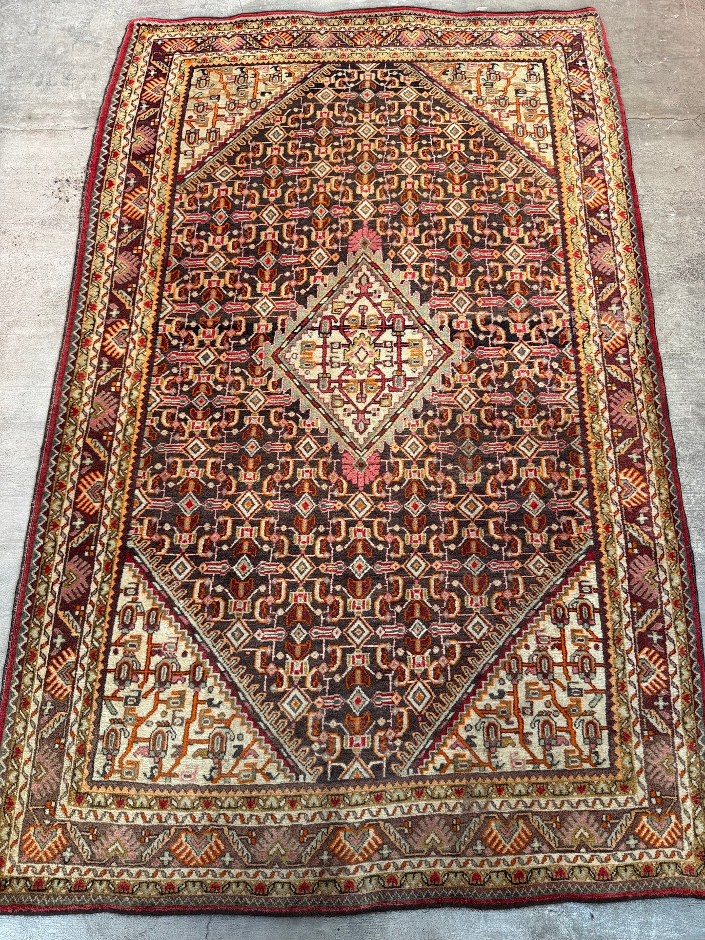 Handmade Persian Bidjar Rug
220 x 135 cm | 7.2 x 4.4 ft