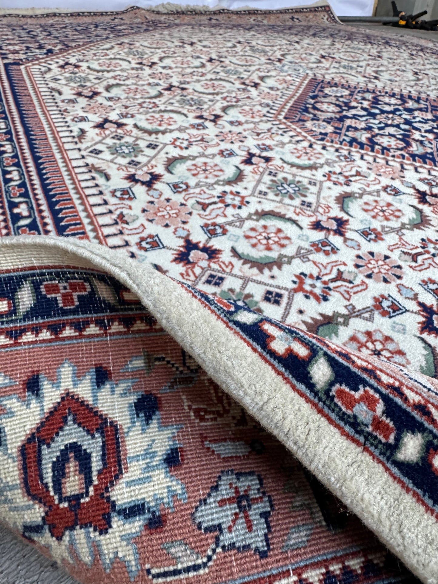 Handmade Persian Bidjar Rug 277 x 186 cm | 9.09 x 6.1 ft