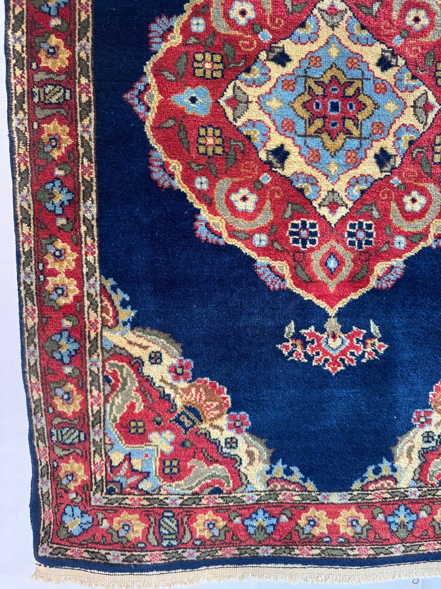 Handmade Romainian Rug 157 x 102 cm | 5.15 x 3.35 ft