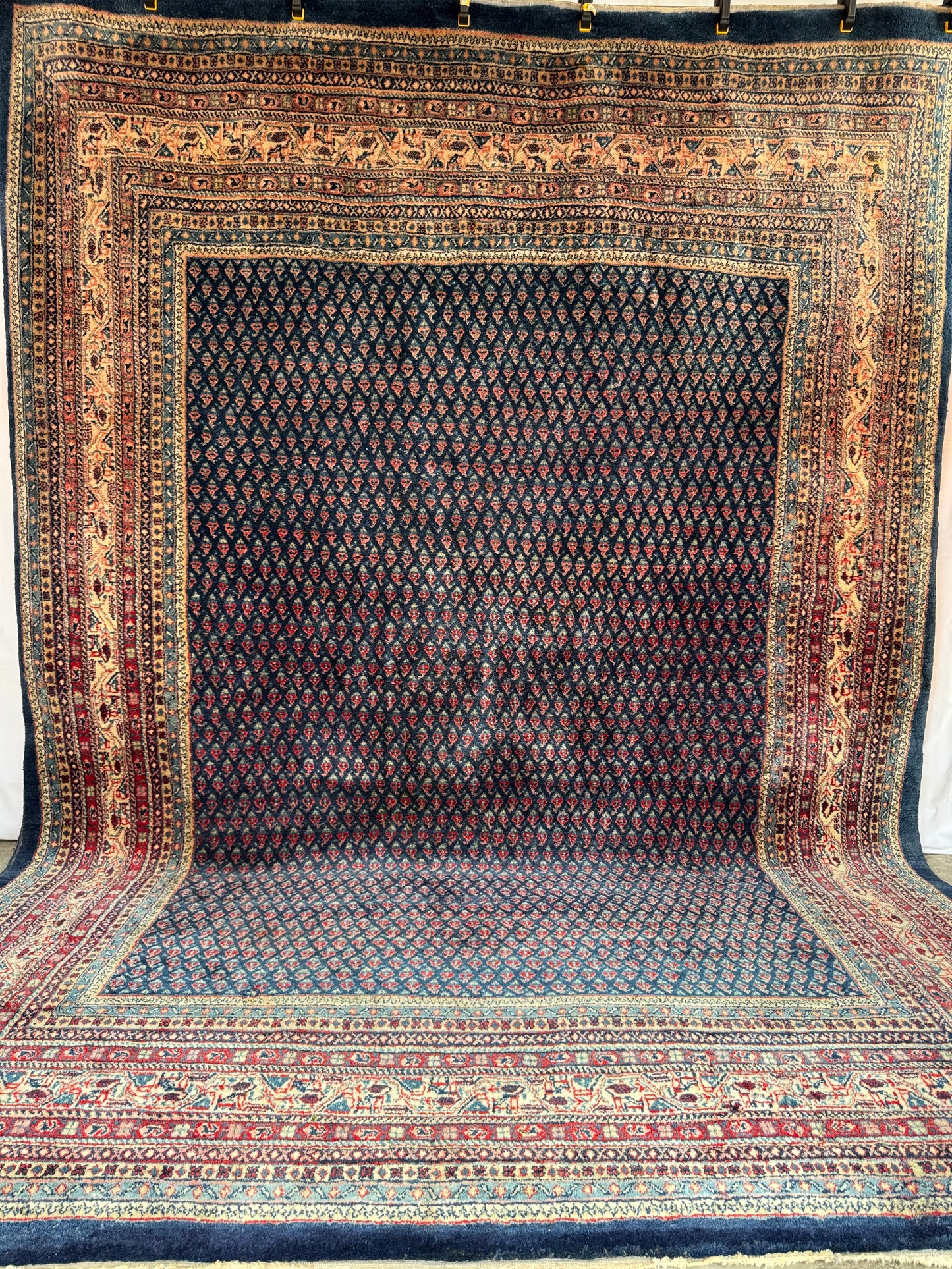 Handmade Persian Sarouk Mir Rug
335 x 240 cm | 11.0 x 7.9 ft