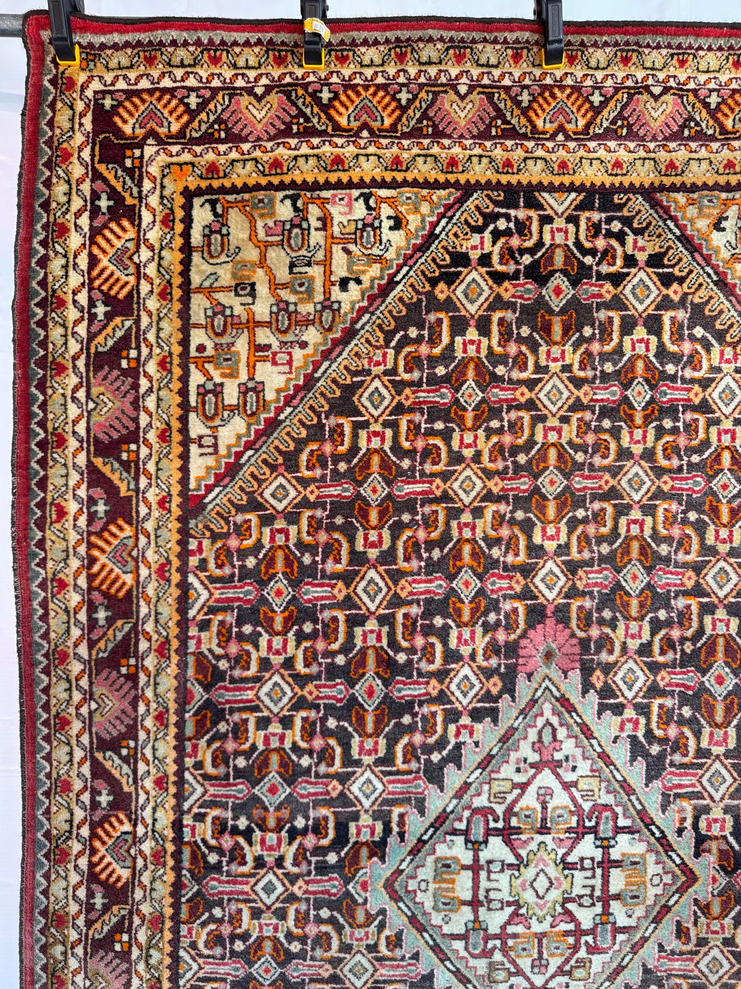 Handmade Persian Bidjar Rug
220 x 135 cm | 7.2 x 4.4 ft