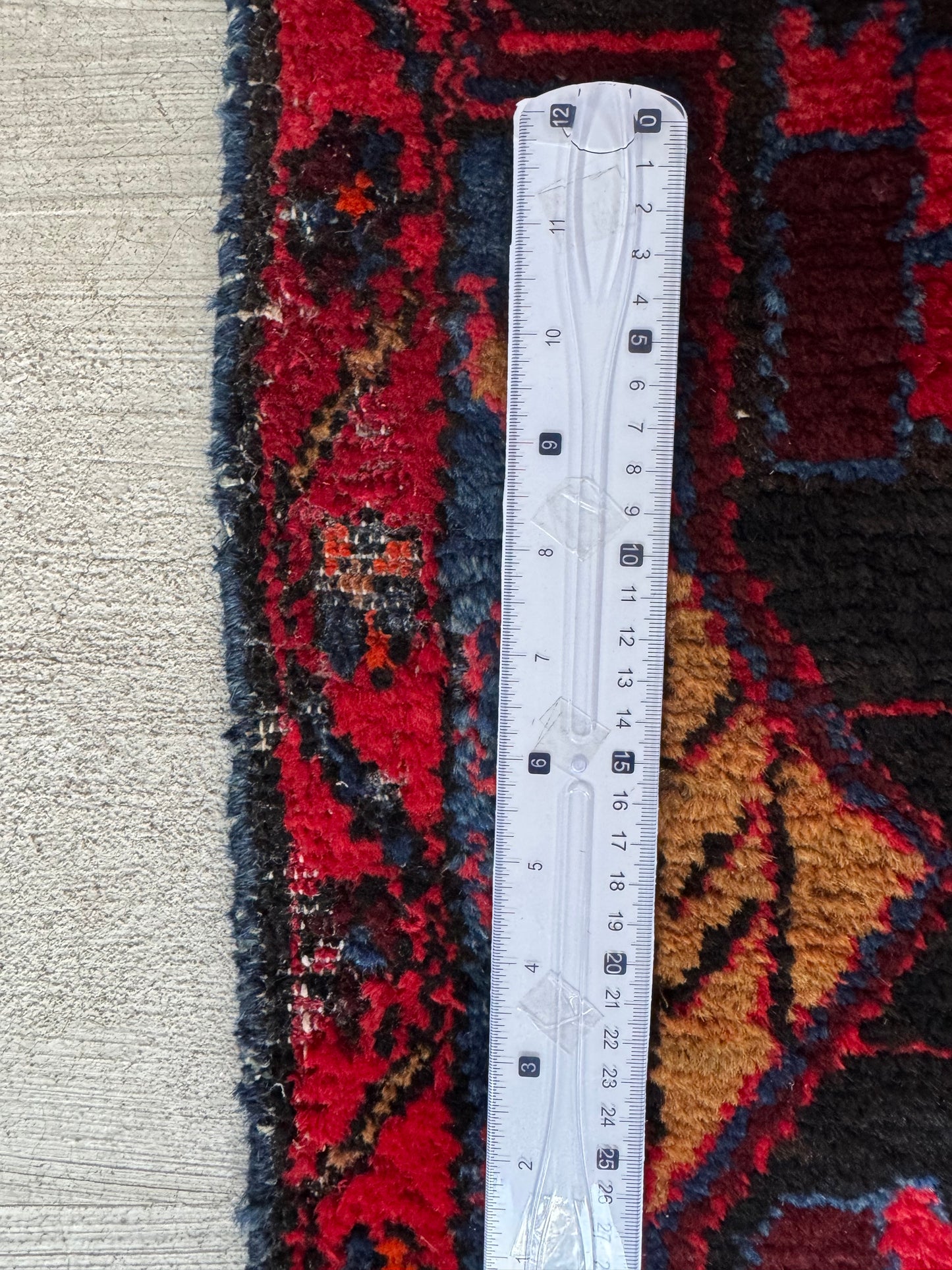 Handmade Persian Nahavand Rug 195 x 107 cm | 6.4 x 3.51 ft