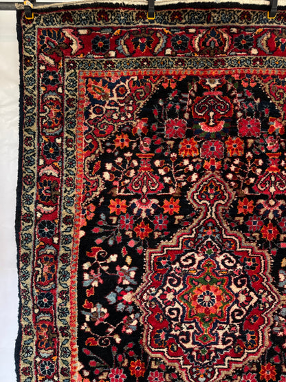 Handmade Persian Sarouk Rug 215 x 139 cm | 7.05 x 5 ft