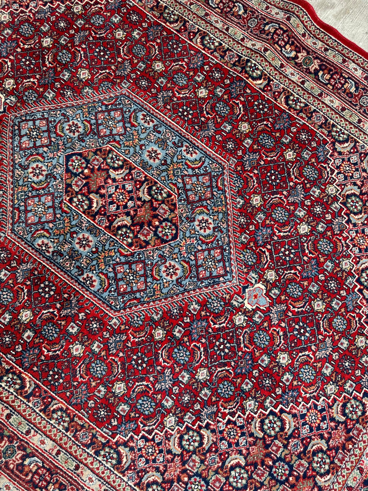 Handmade Indo Bidjar Rug
242 x 175 cm | 7.9 x 5.7 ft
