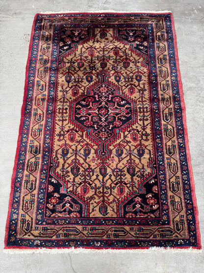 Handmade Persian Hosseinabad Rug 160 x 105 cm | 5.25 x 3.44 ft