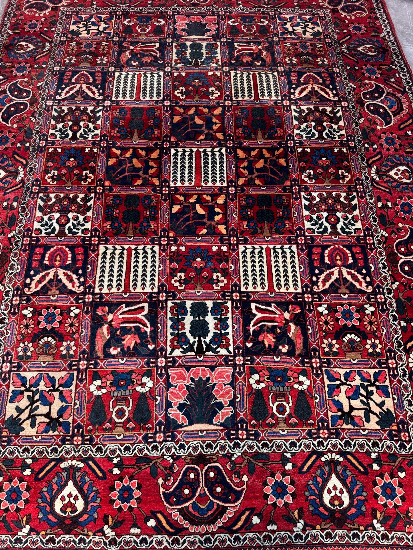 Handmade Persian Bakhtiar 300 x 230 cm | 9.84 x 7.55 ft