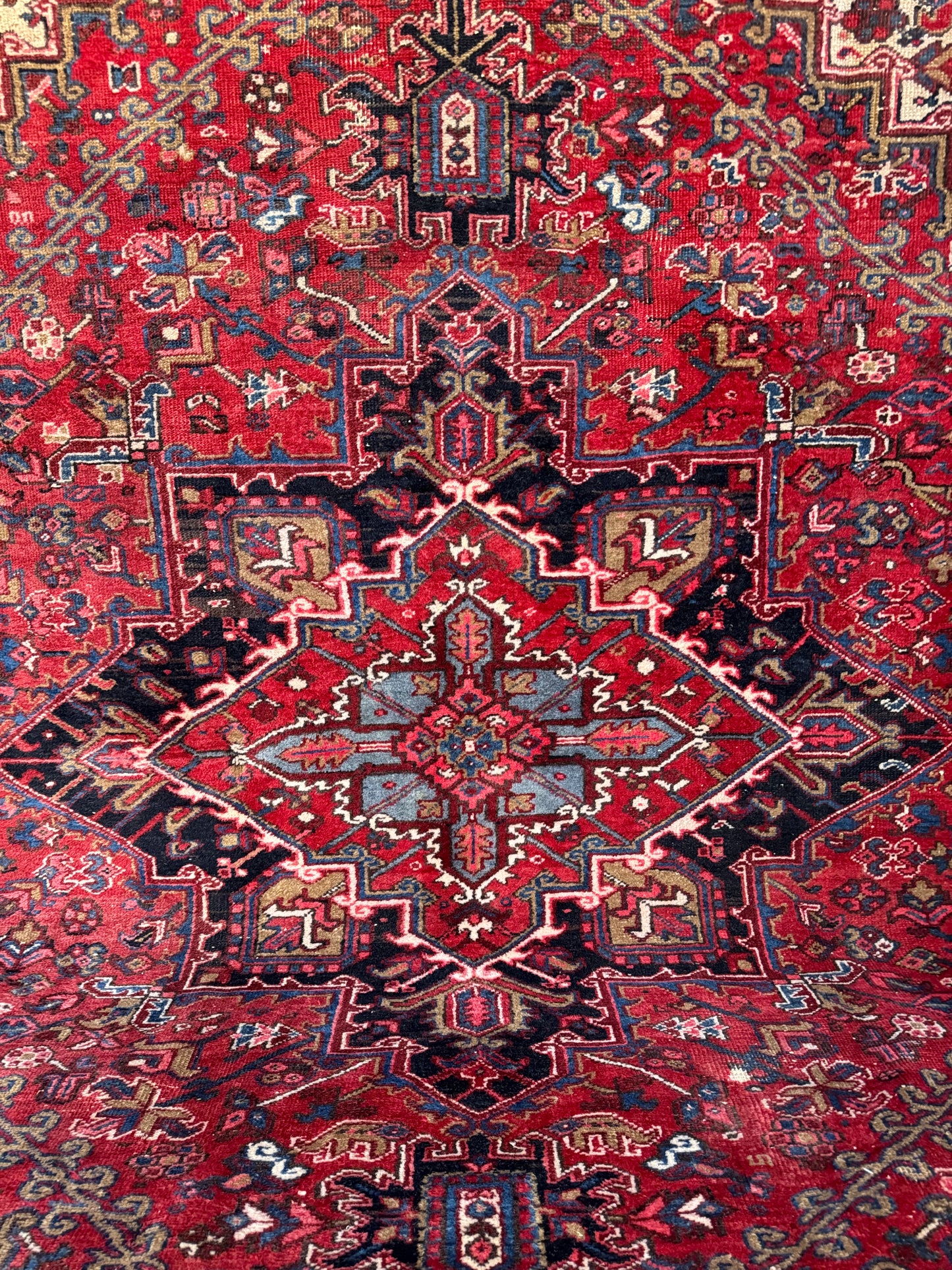 Handmade Persian Heriz 350 x 262 cm | 11.5 x 8.6 ft