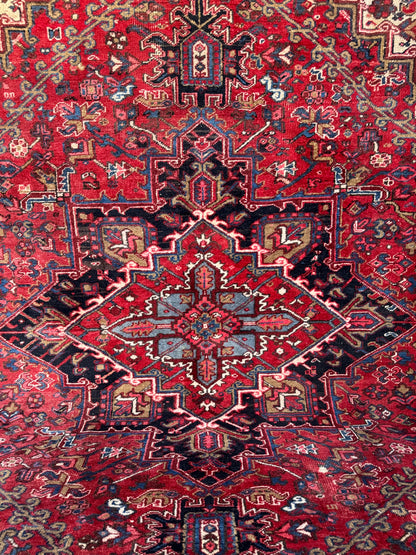 Handmade Persian Heriz 350 x 262 cm | 11.5 x 8.6 ft