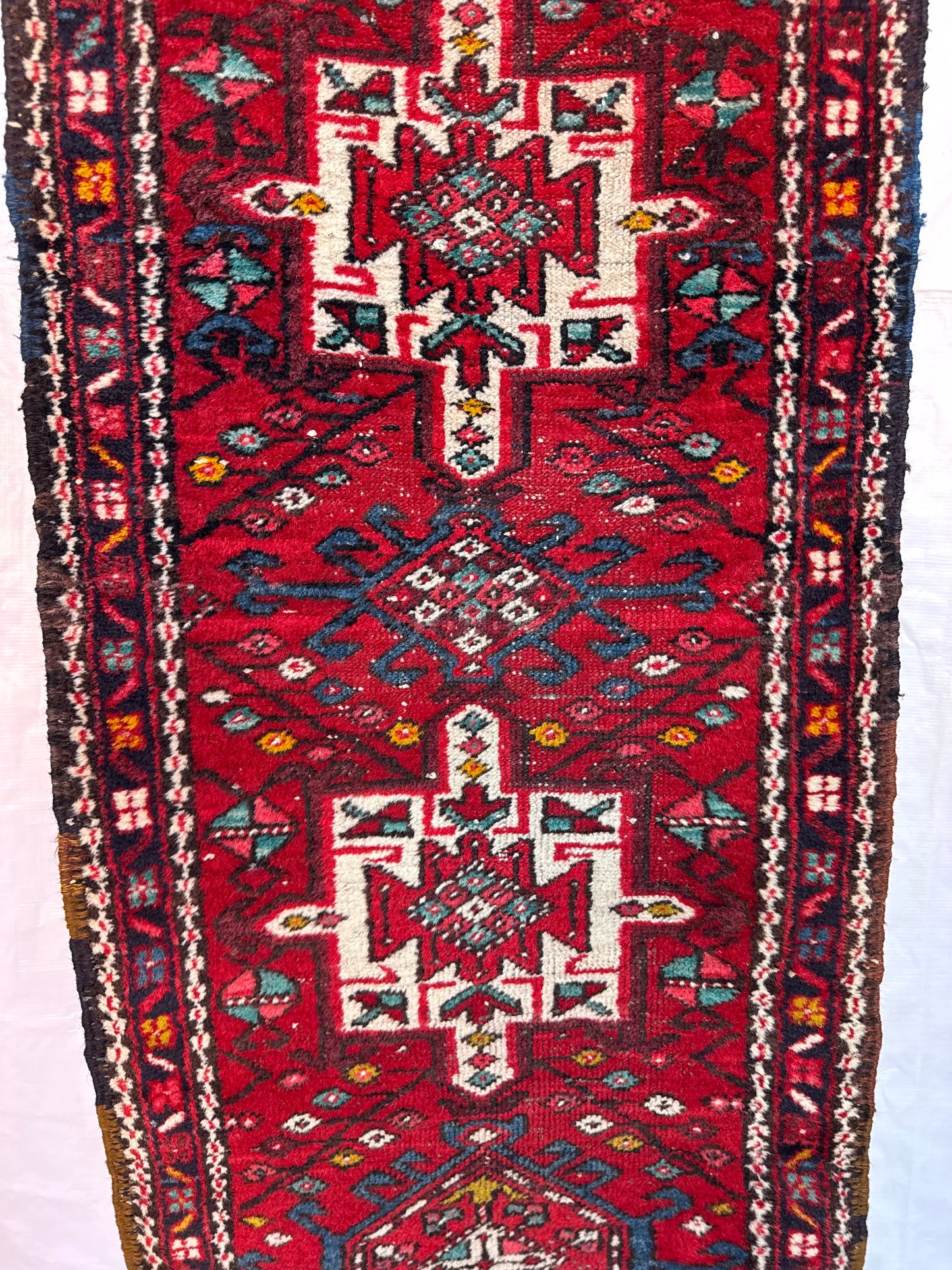 Handmade Persian Karaja Runner
270 x 98 cm | 8.37 x 2.17 ft