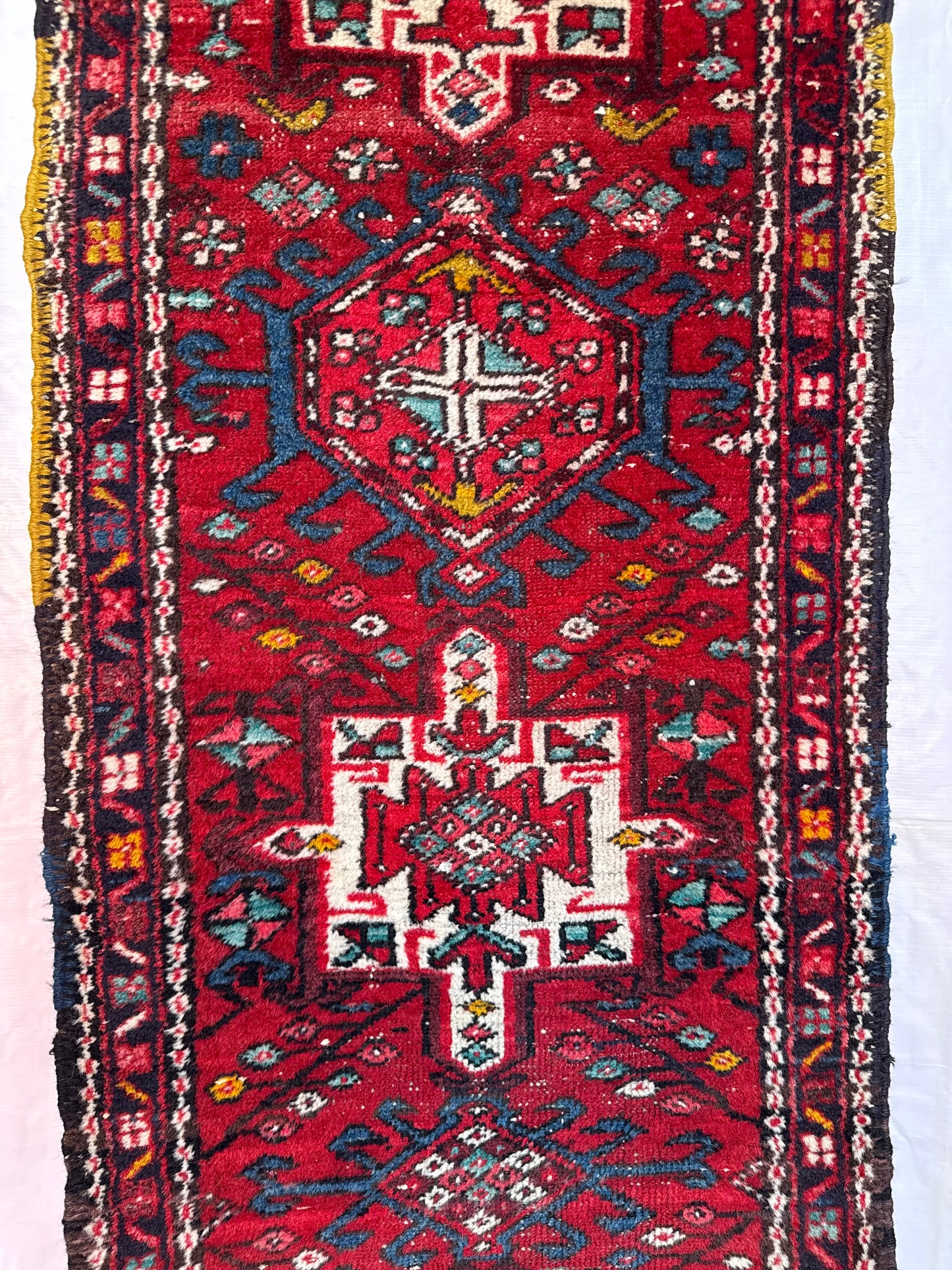Handmade Persian Karaja Runner
270 x 98 cm | 8.37 x 2.17 ft
