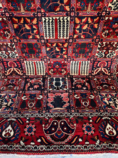 Handmade Persian Bakhtiar 300 x 230 cm | 9.84 x 7.55 ft