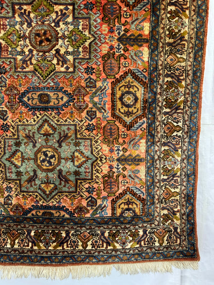 Handmade Persian Tabriz Rug 147 x 100 cm | 4.82 x 3.28 ft