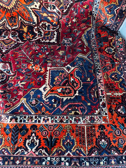 Handmade Persian Bakhtiar 390 x 315 cm | 12.8 x 10.33 ft