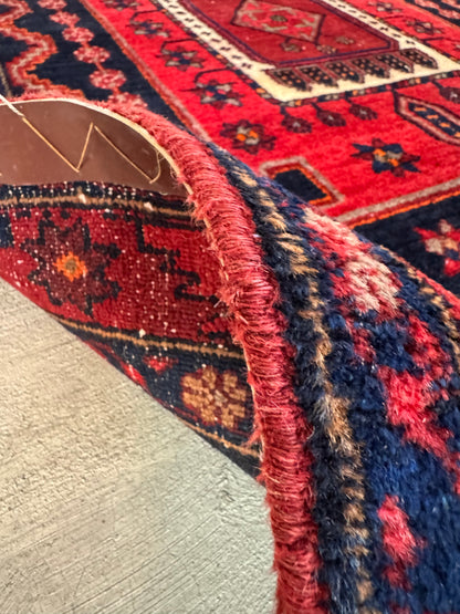 Handmade Persian Zanjan Rug
290 x 125 cm | 9.5 x 4.1 ft