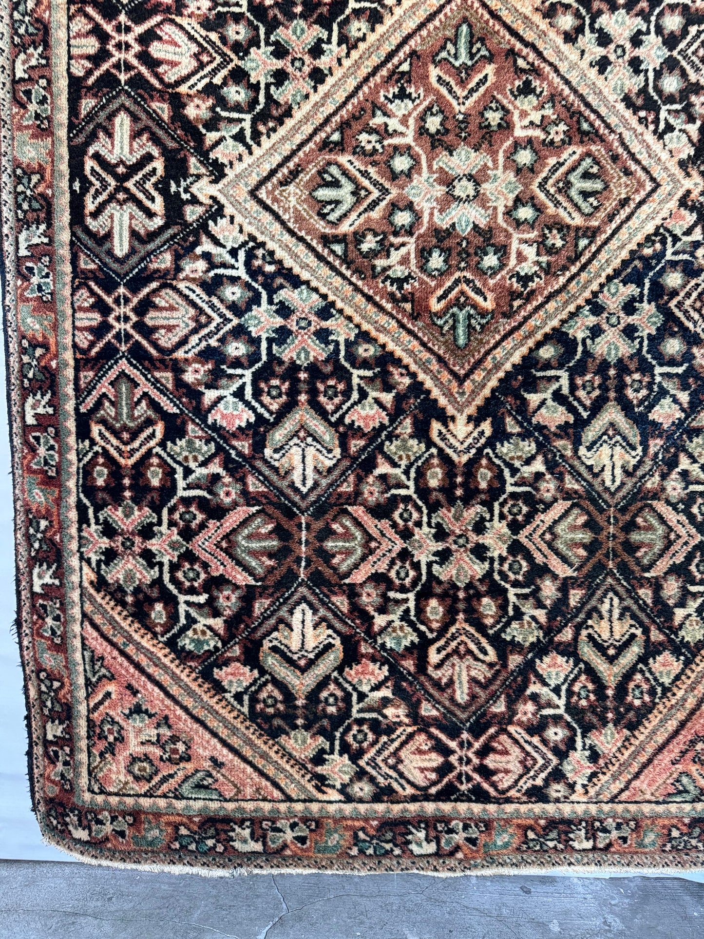 Handmade Persian Malayer Rug
200 x 135 cm | 6.6 x 4.4 ft