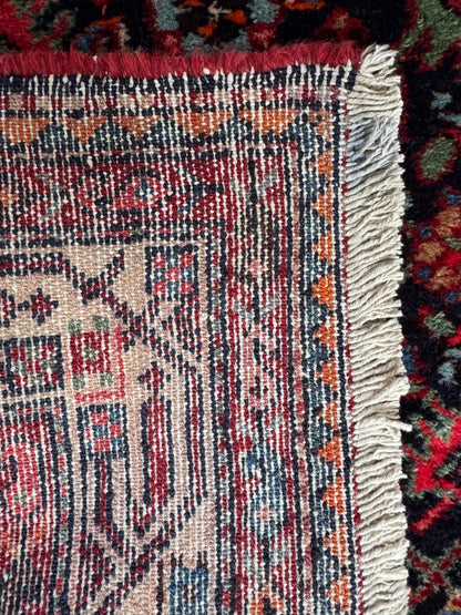 Handmade Persian Tuyserkan Rug 160 x 110cm | 5.25 x 3.61 ft